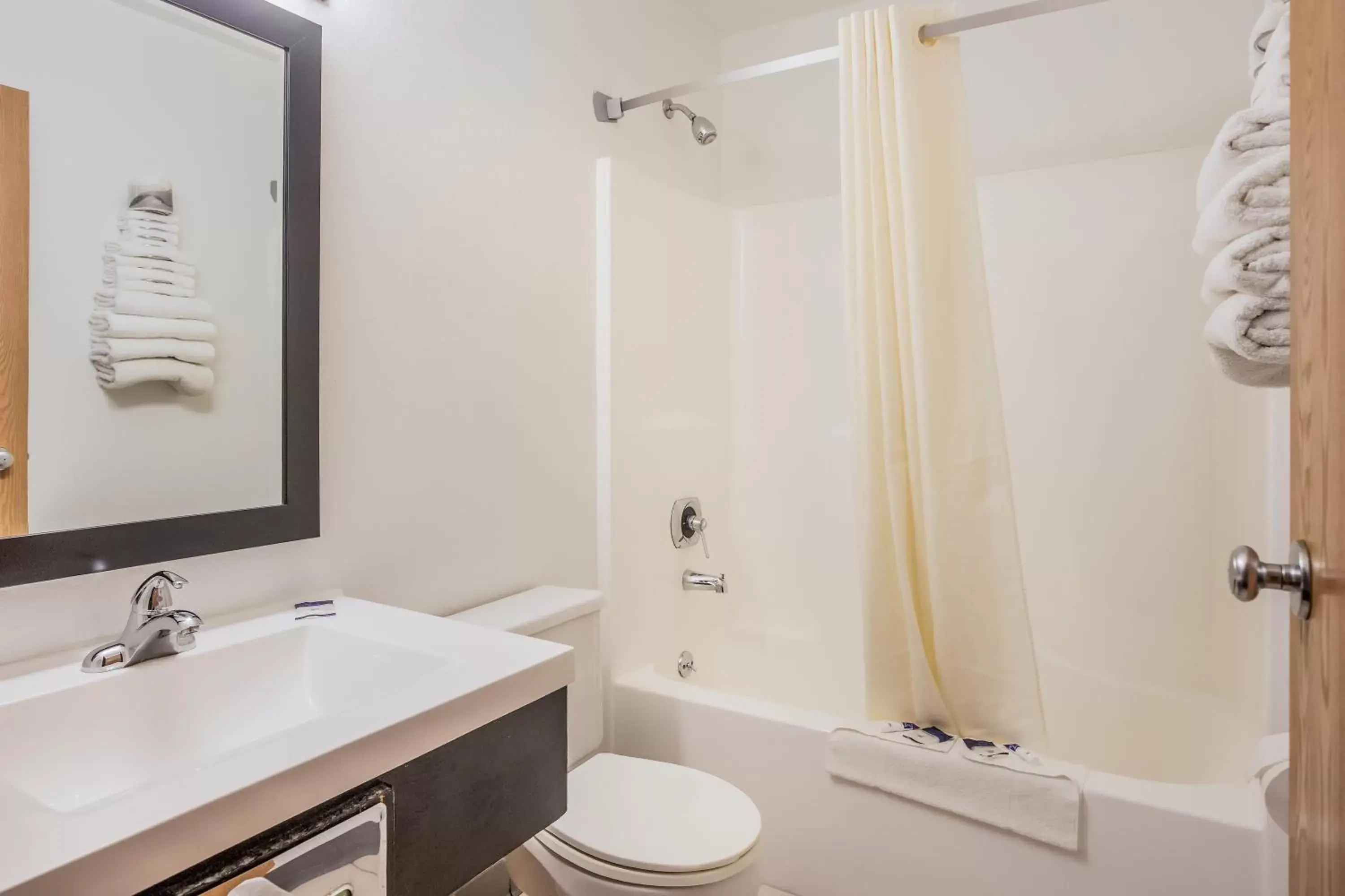 Bathroom in Americas Best Value Inn & Suites-Birch Run