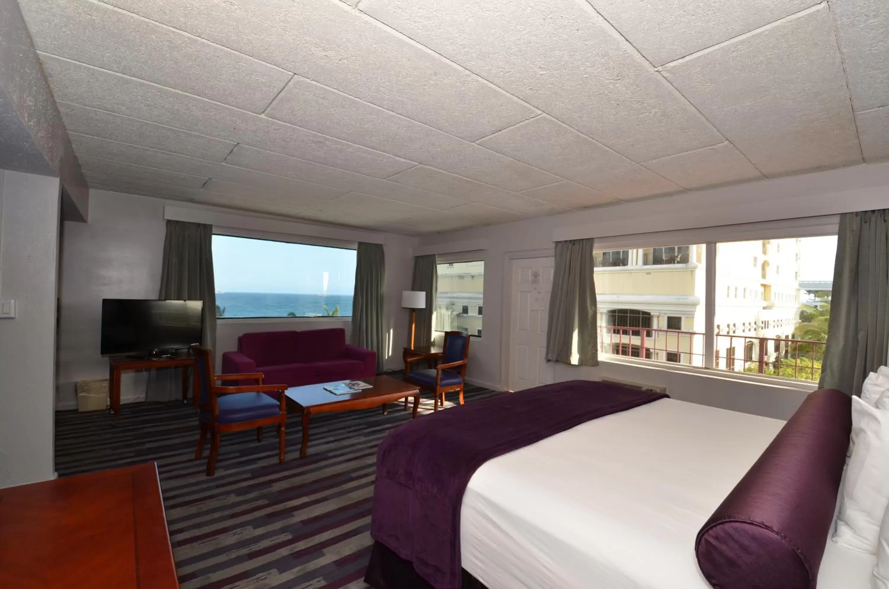 Bedroom in Sea Club Ocean Resort