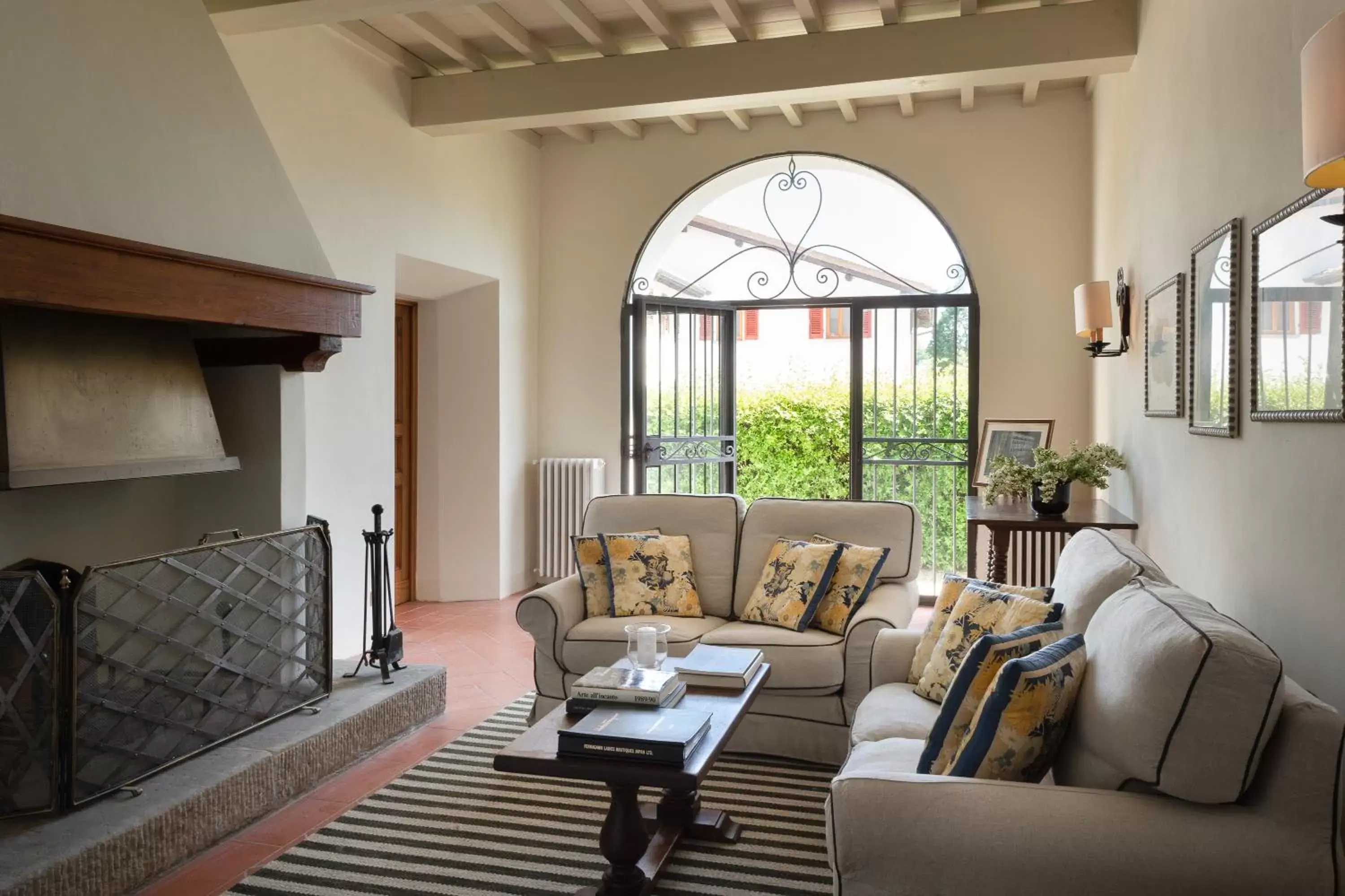 Living room, Seating Area in VIESCA Suites & Villas Il Borro Toscana