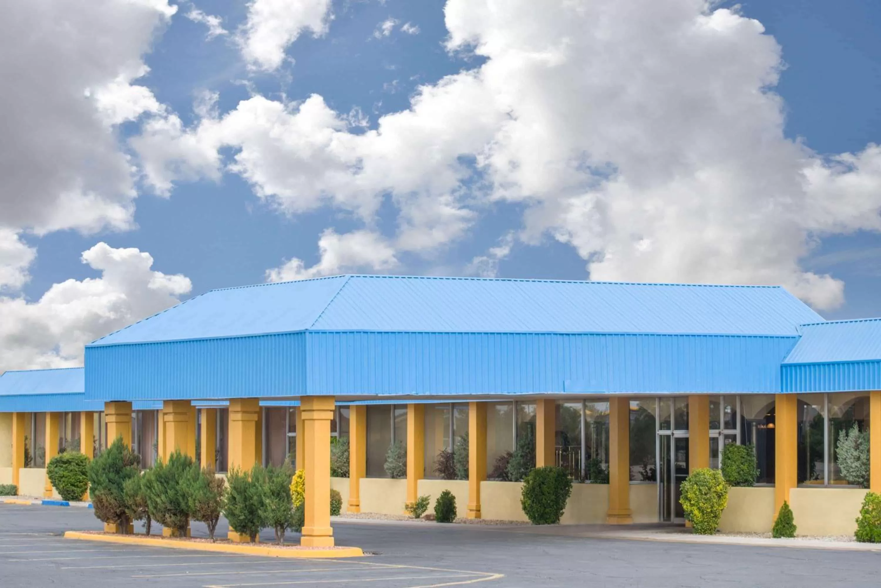 Property building in Days Inn & Suites by Wyndham Clovis