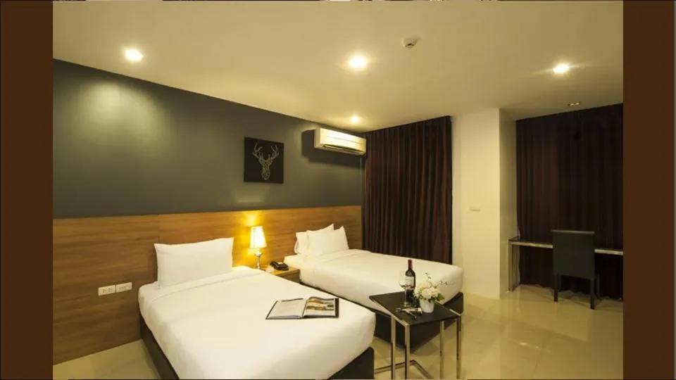 Bed in Marigold Sukhumvit - Free Shuttle to BTS Bearing Station