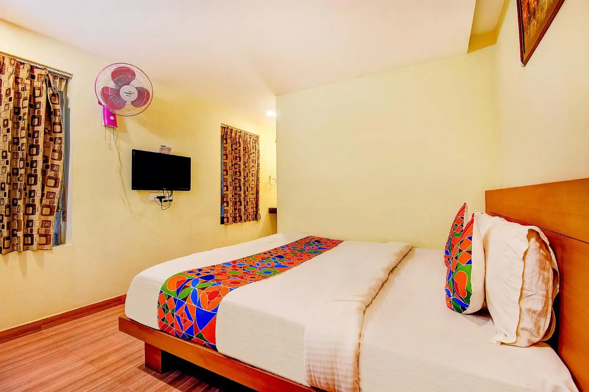 TV and multimedia, Bed in FabHotel Abirami Grand Inn