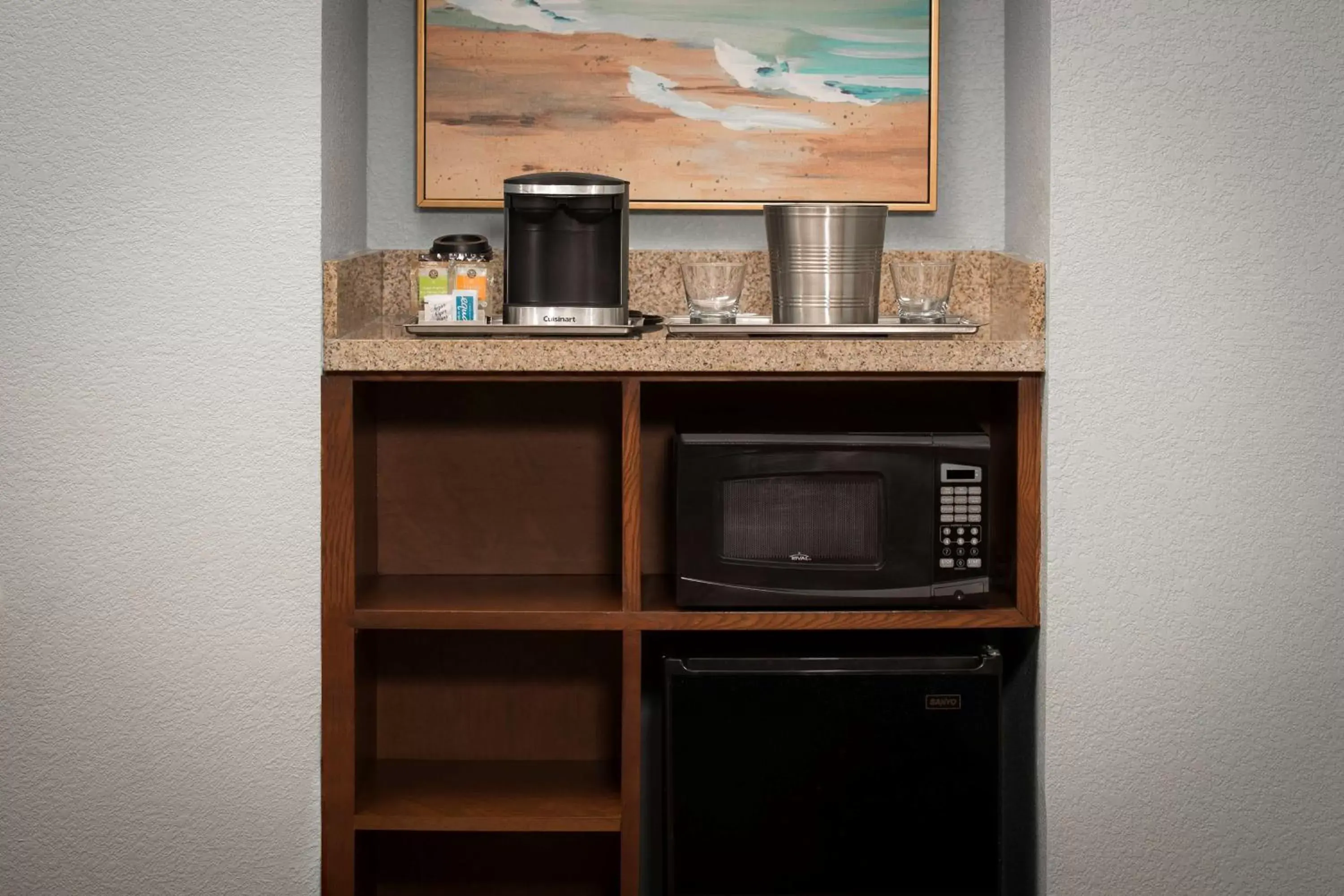 Bedroom, TV/Entertainment Center in Hilton Sandestin Beach Golf Resort & Spa