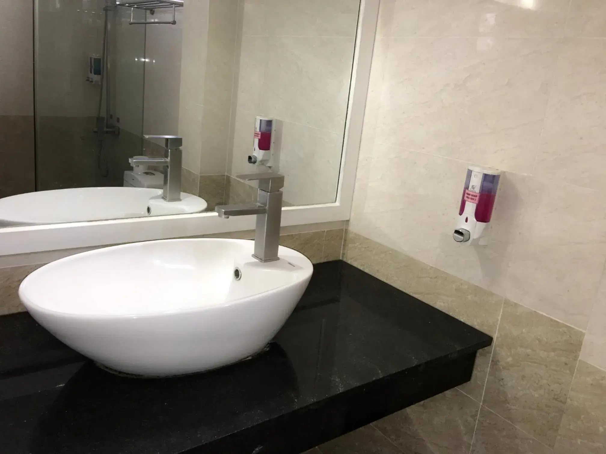 Bathroom in Muine Sports Hotel
