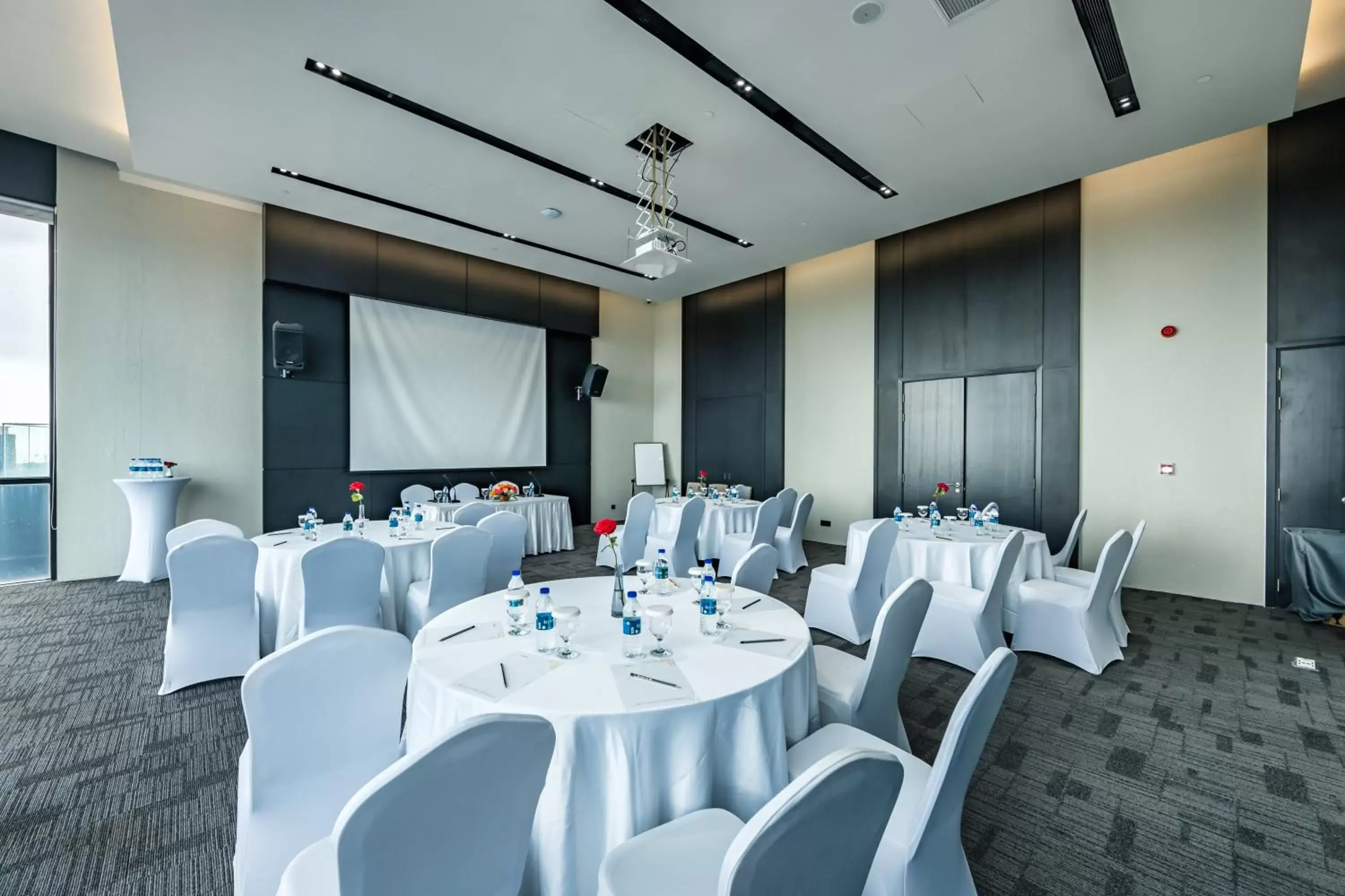Meeting/conference room in Luxcity Hotel & Apartment