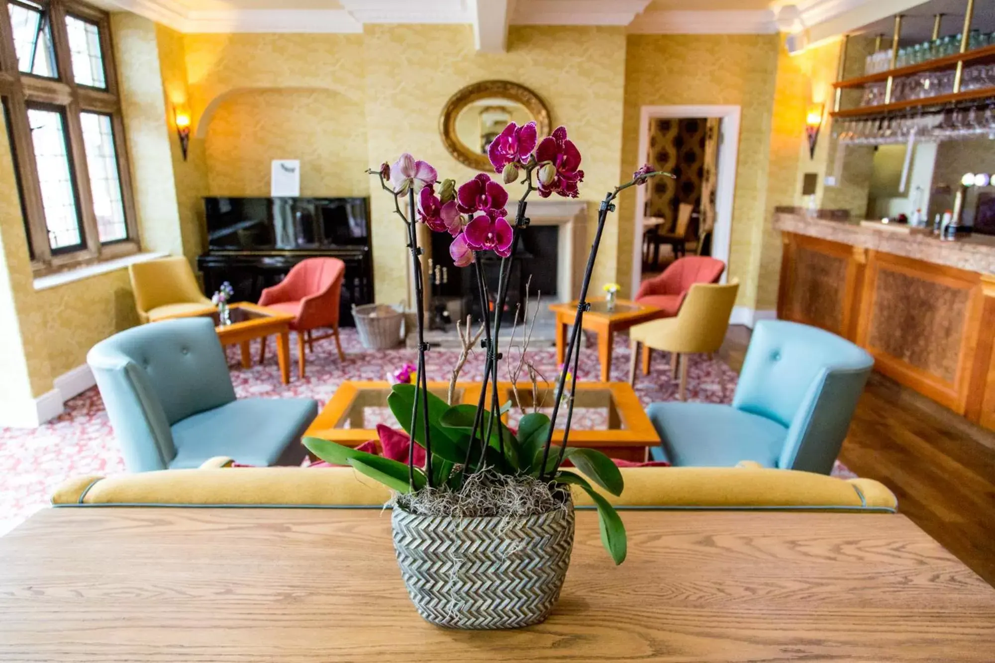 Lounge or bar in Cricklade House Hotel, Sure Hotel Collection by Best Western