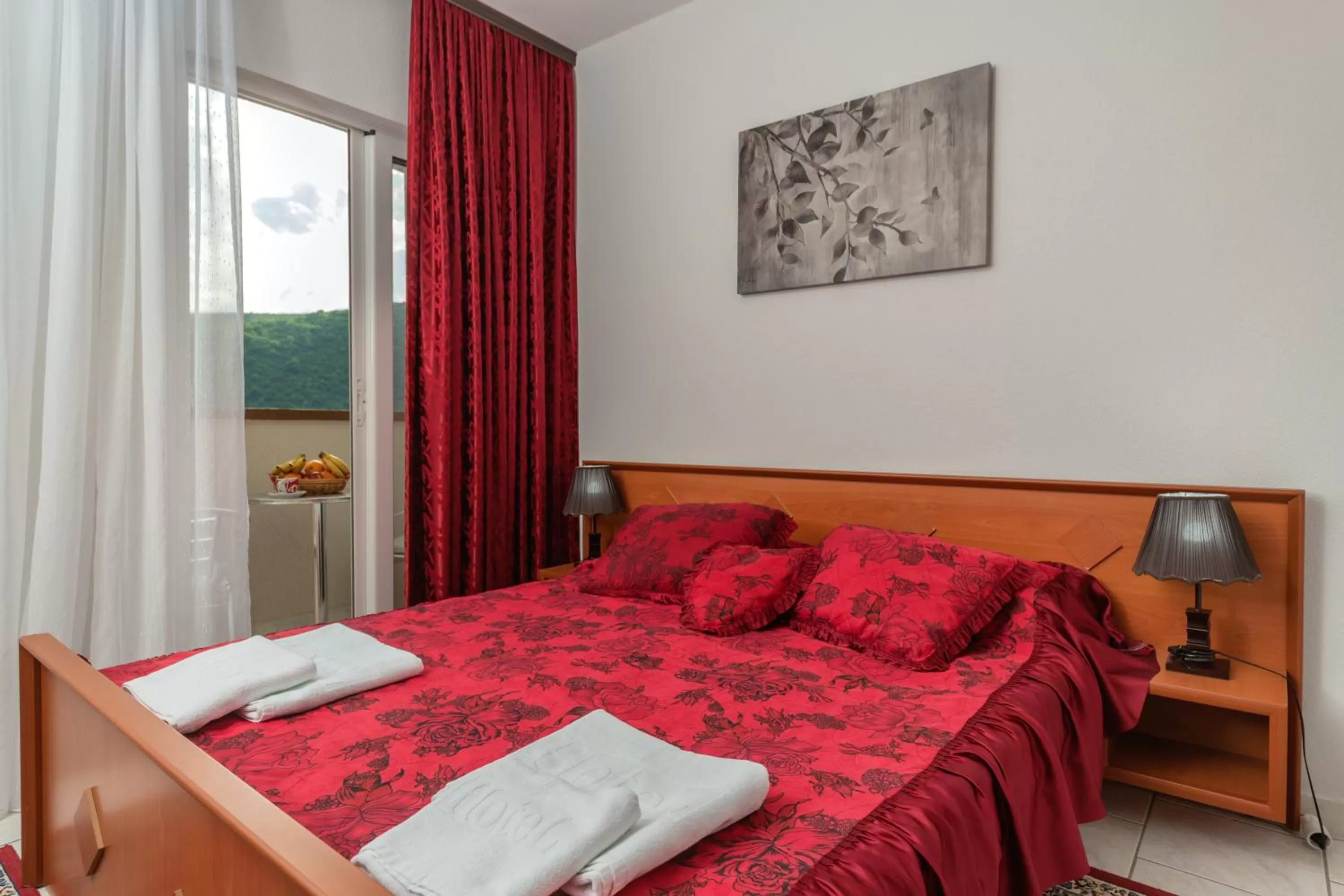 Photo of the whole room, Bed in " Villa Kruna Lux "