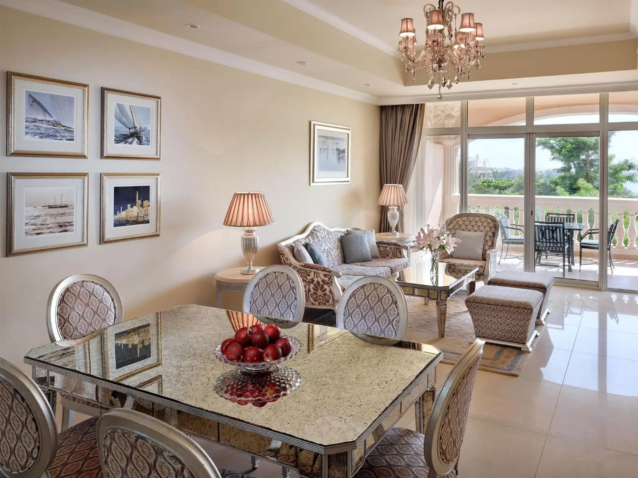 Living room, Lounge/Bar in Kempinski Hotel & Residences Palm Jumeirah