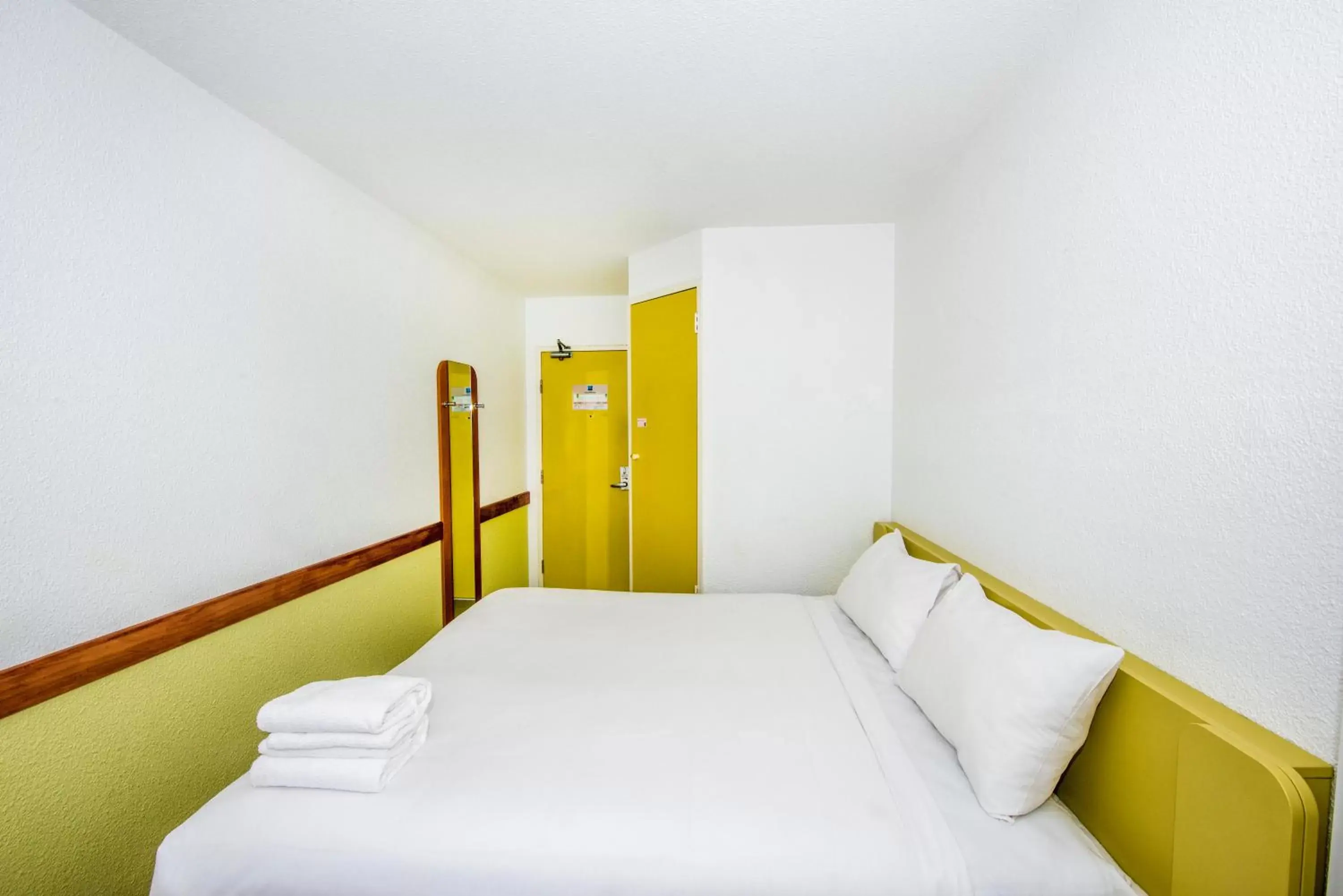 Bed, Room Photo in ibis Budget - St Peters