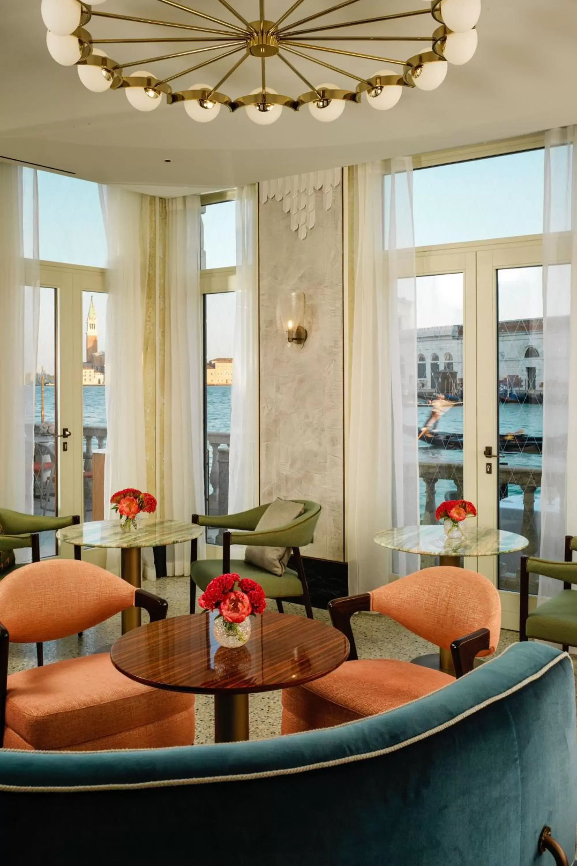 Lounge or bar in The St. Regis Venice
