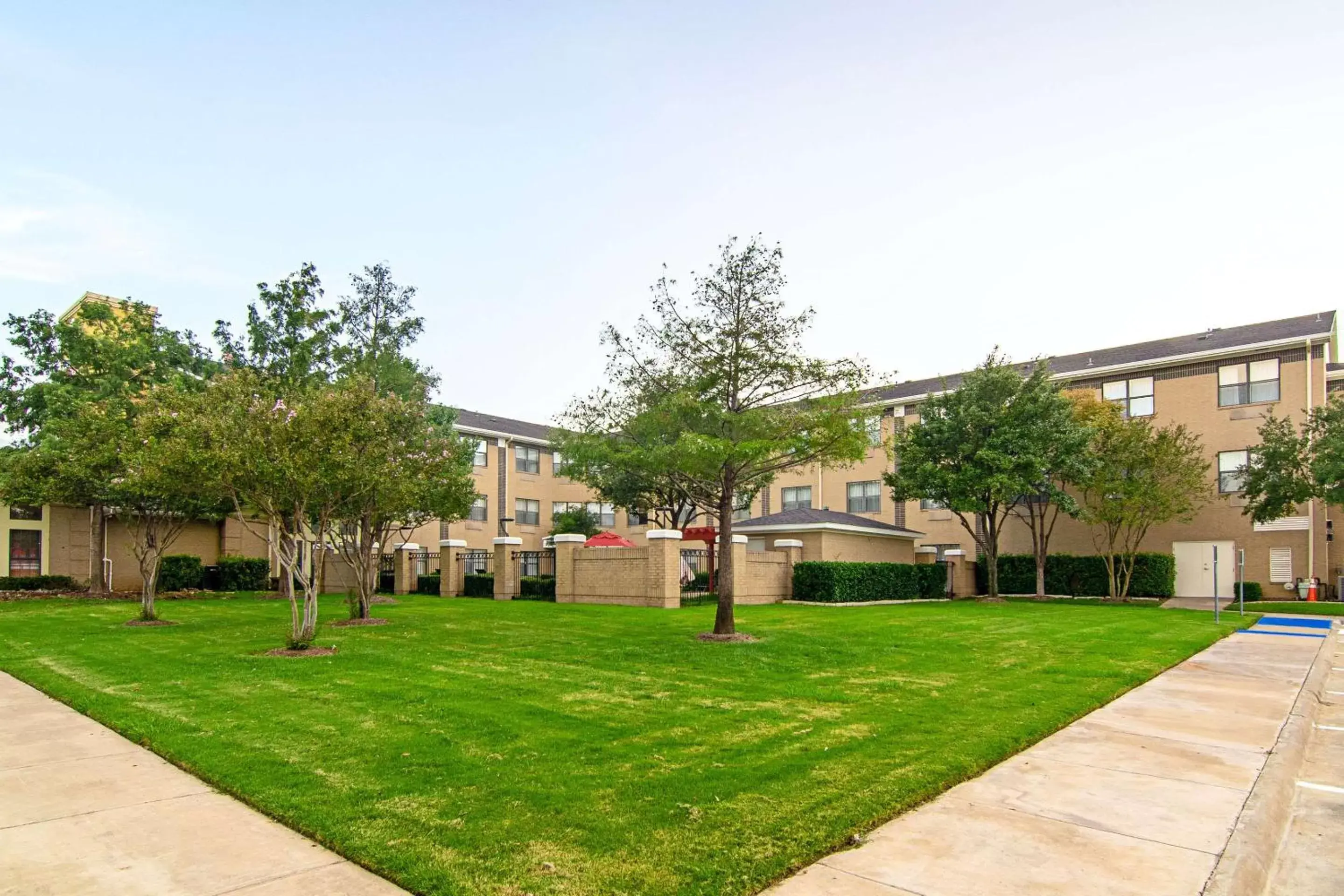 Property Building in Comfort Suites NW Dallas Near Love Field