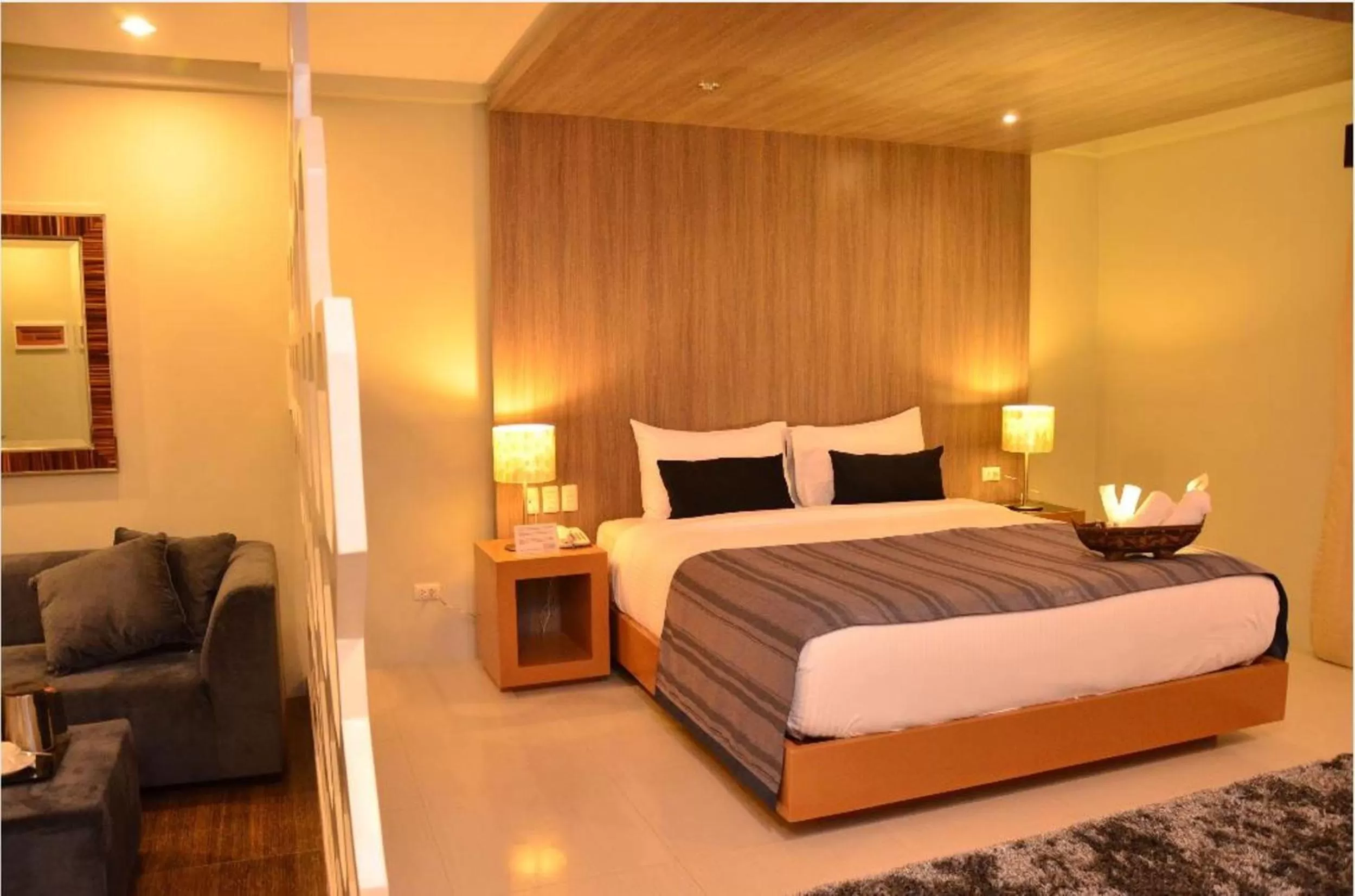 Photo of the whole room, Bed in One Manalo Place