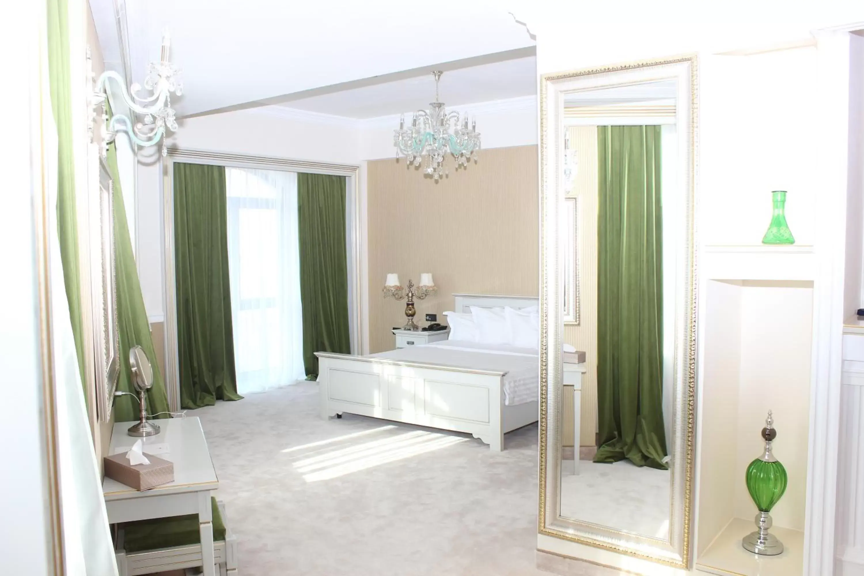 Bedroom, Bathroom in Phoenicia Grand Hotel