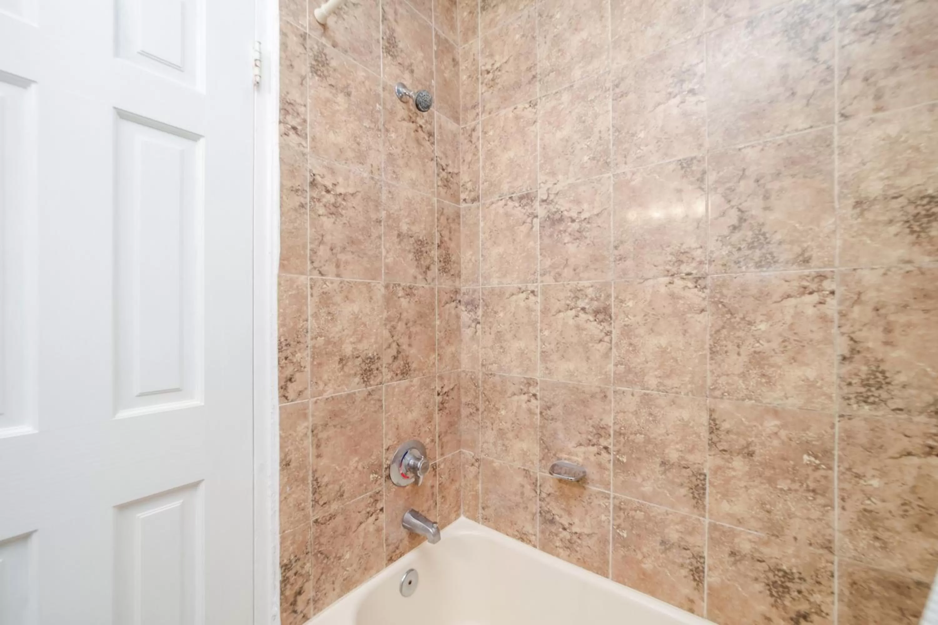 Shower in Starlite Hotel