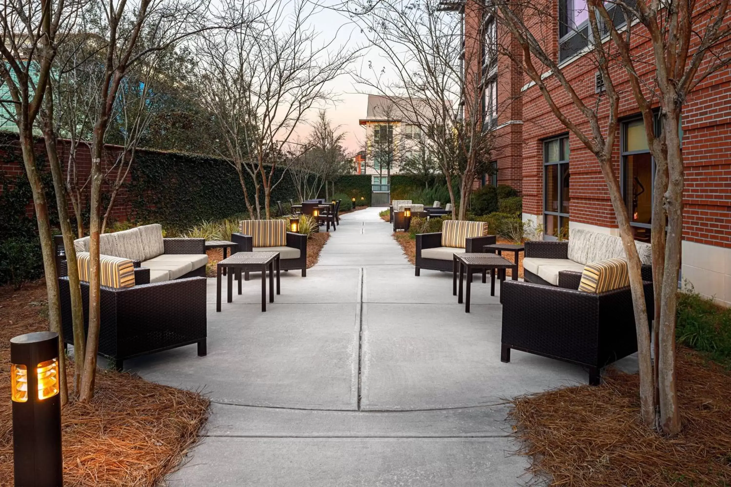 Property building, Restaurant/Places to Eat in Courtyard by Marriott Charleston Summerville