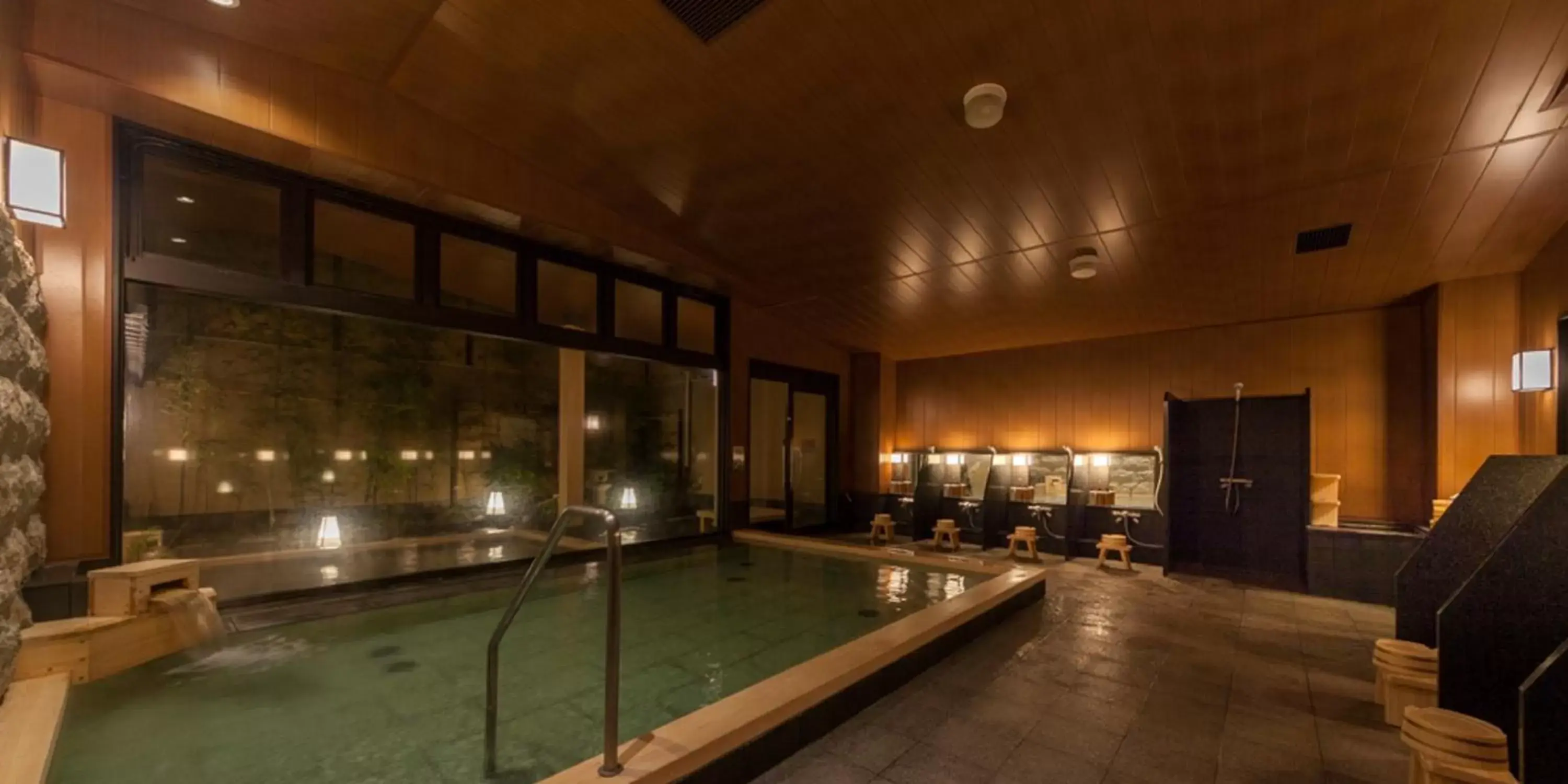 Hot Spring Bath, Swimming Pool in Nishitetsu Resort Inn Beppu