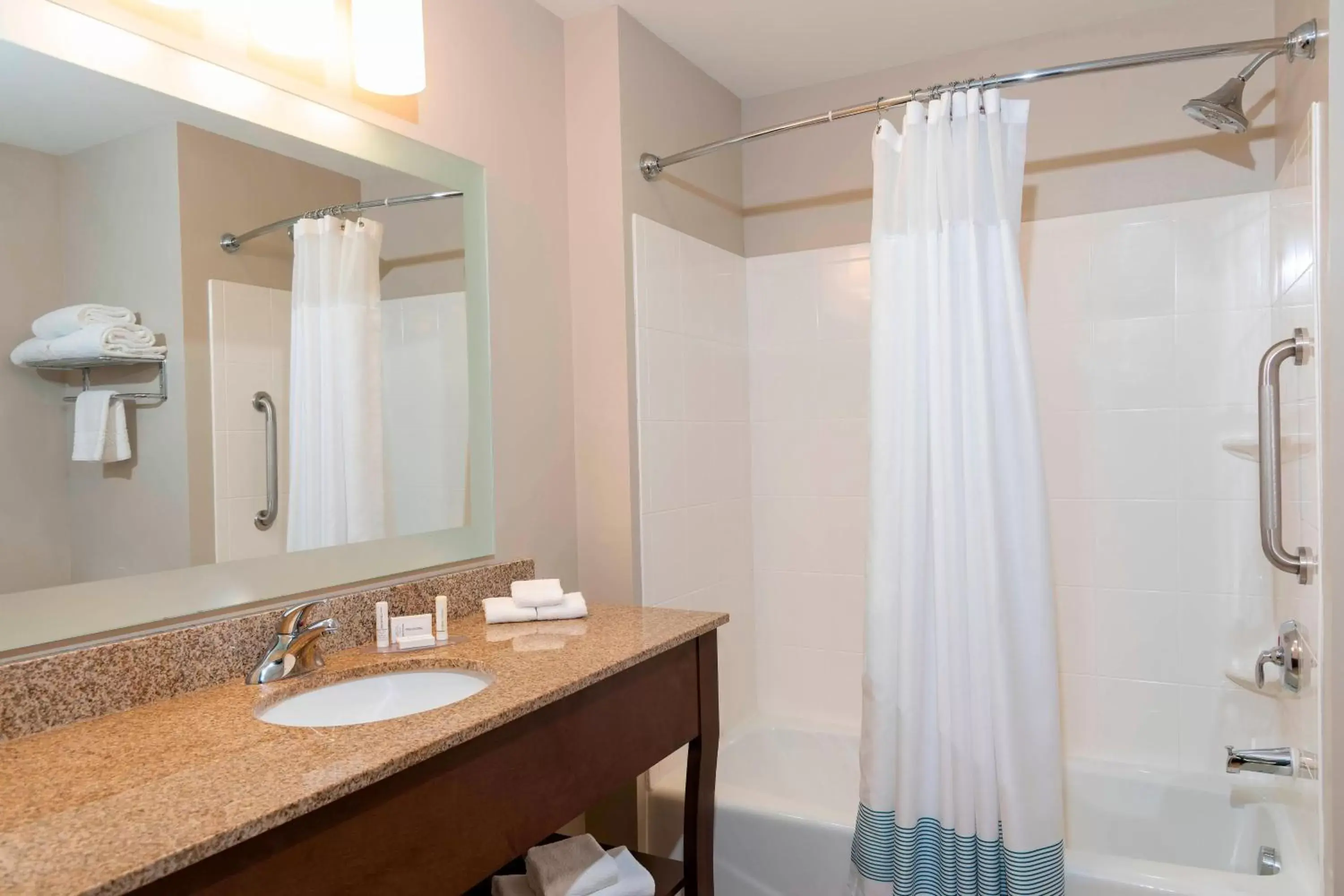 Bathroom in TownePlace Suites Fort Wayne North