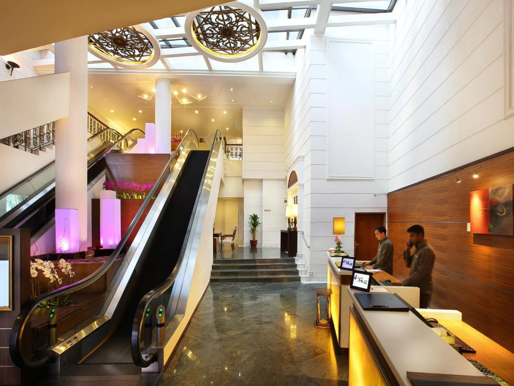 Lobby or reception in Village Hotel Albert Court by Far East Hospitality