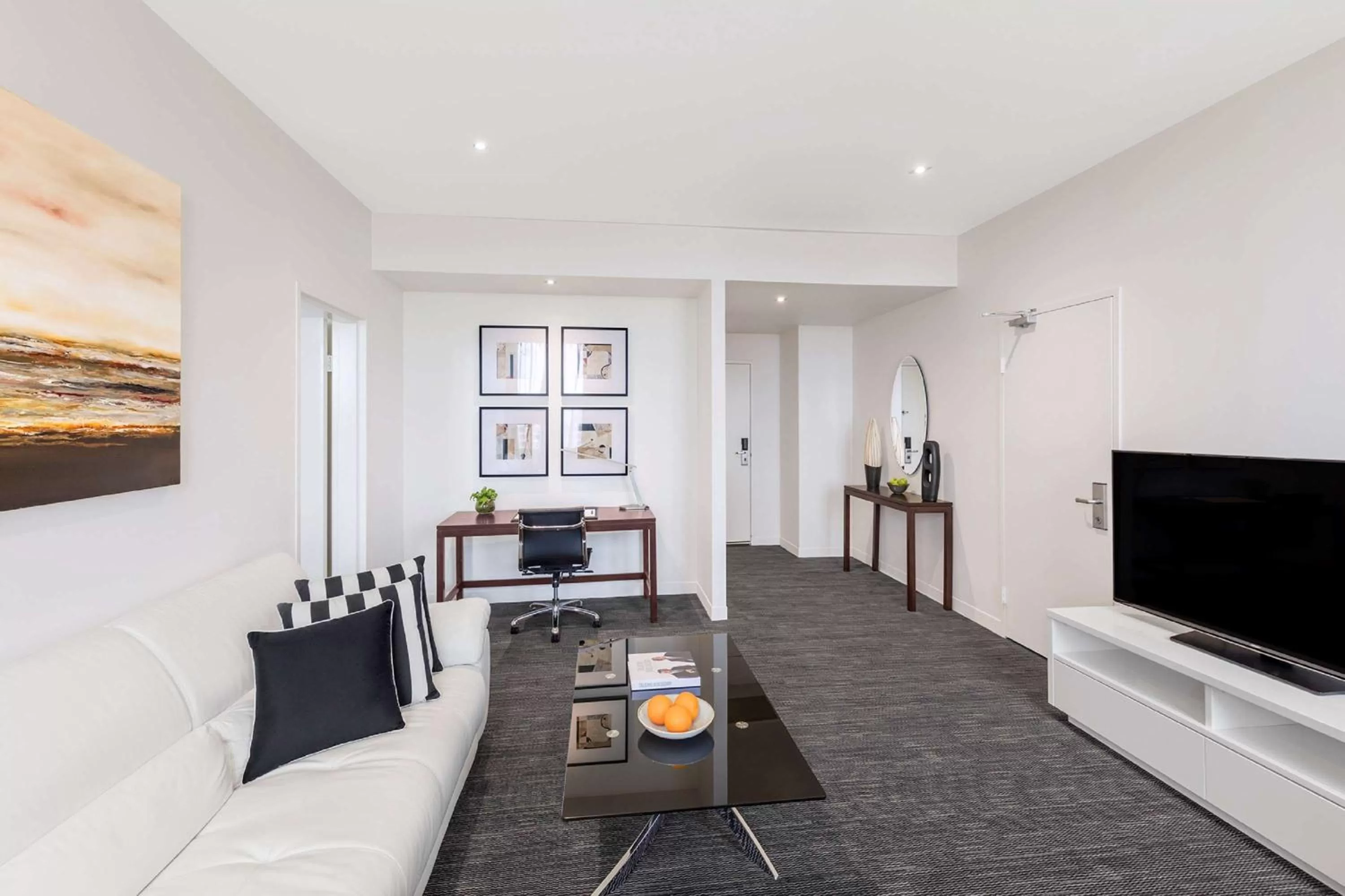 Photo of the whole room in Radisson On Flagstaff Gardens Melbourne