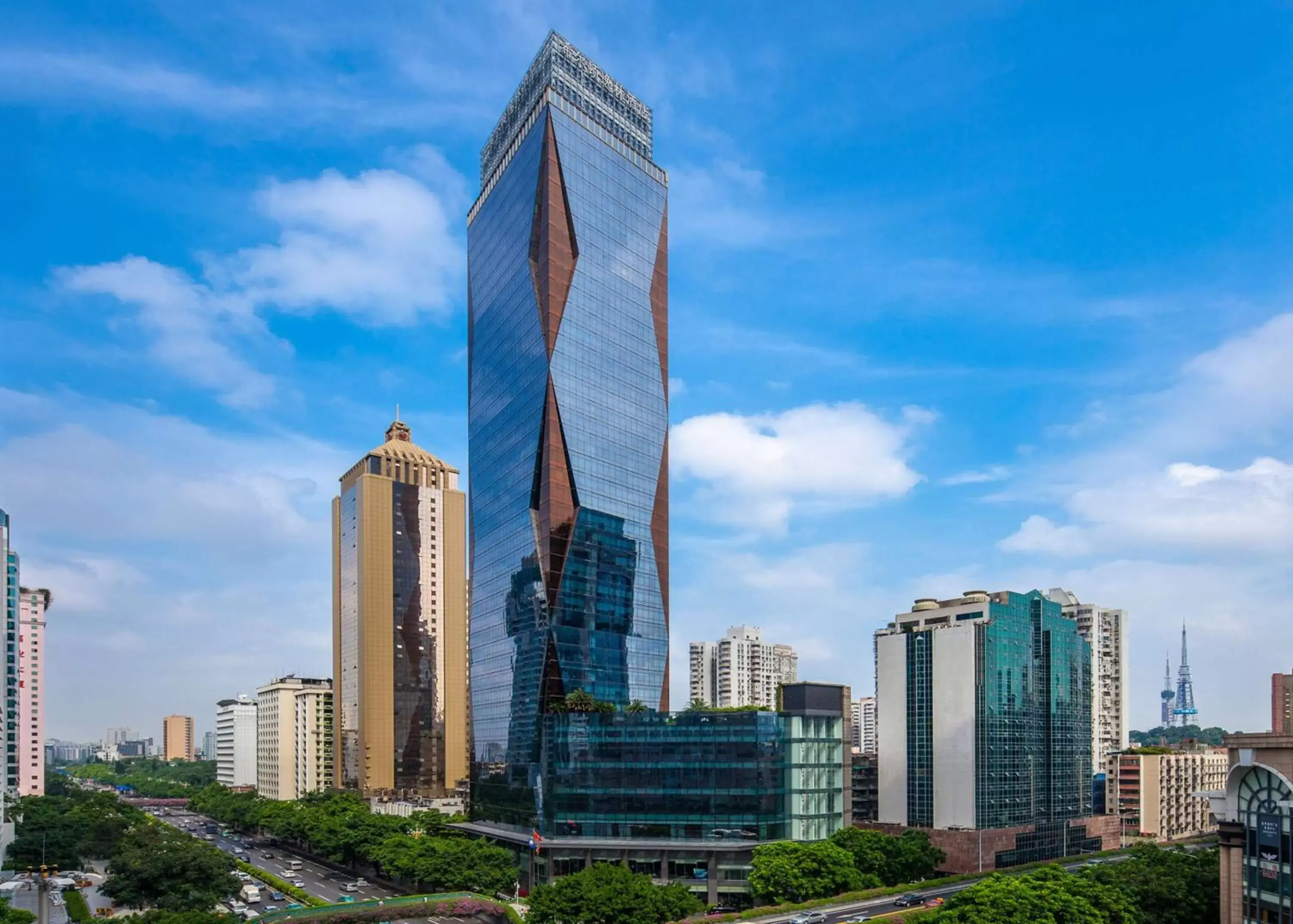Property building in DoubleTree by Hilton Guangzhou - Closed to Sun Yat-sen Memorial Hall and Beijing Road Pedestrian Street