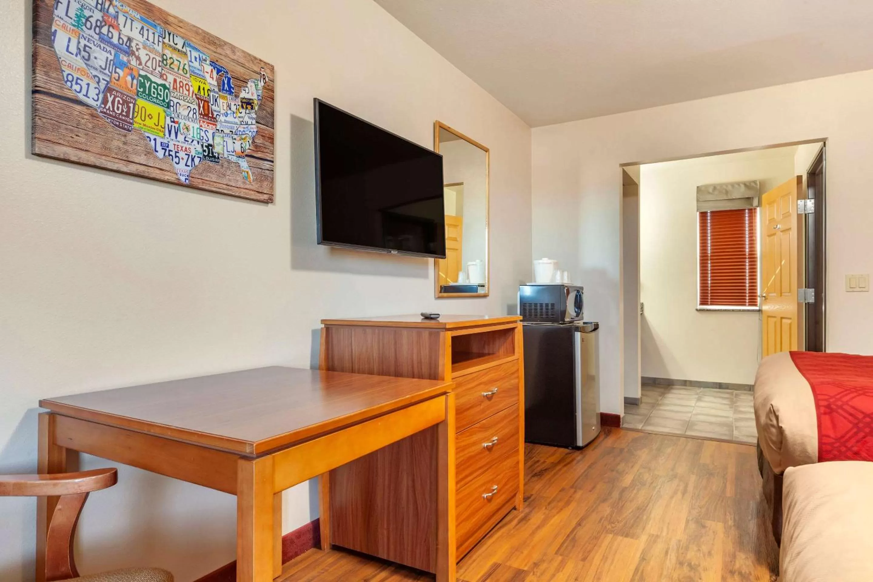 Photo of the whole room in Harmony Inn & Suites