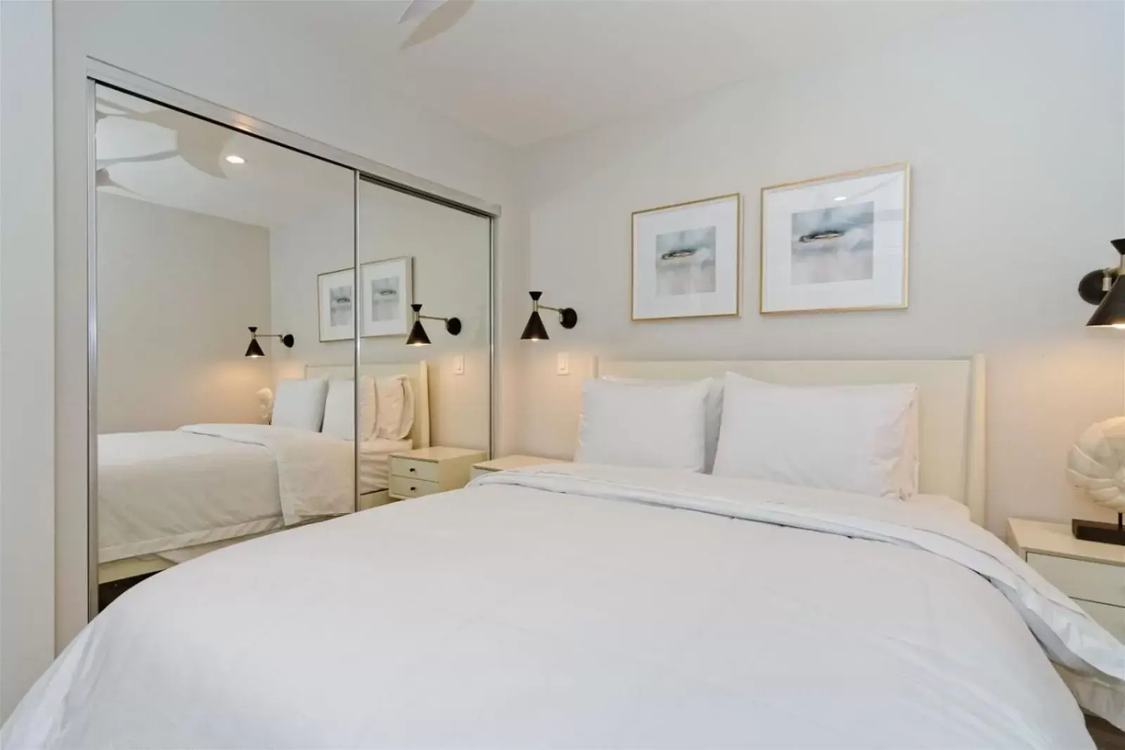 Property building, Bed in Ocean Villas Beach Front Property building, Bed in Ocean Villas Beach Front