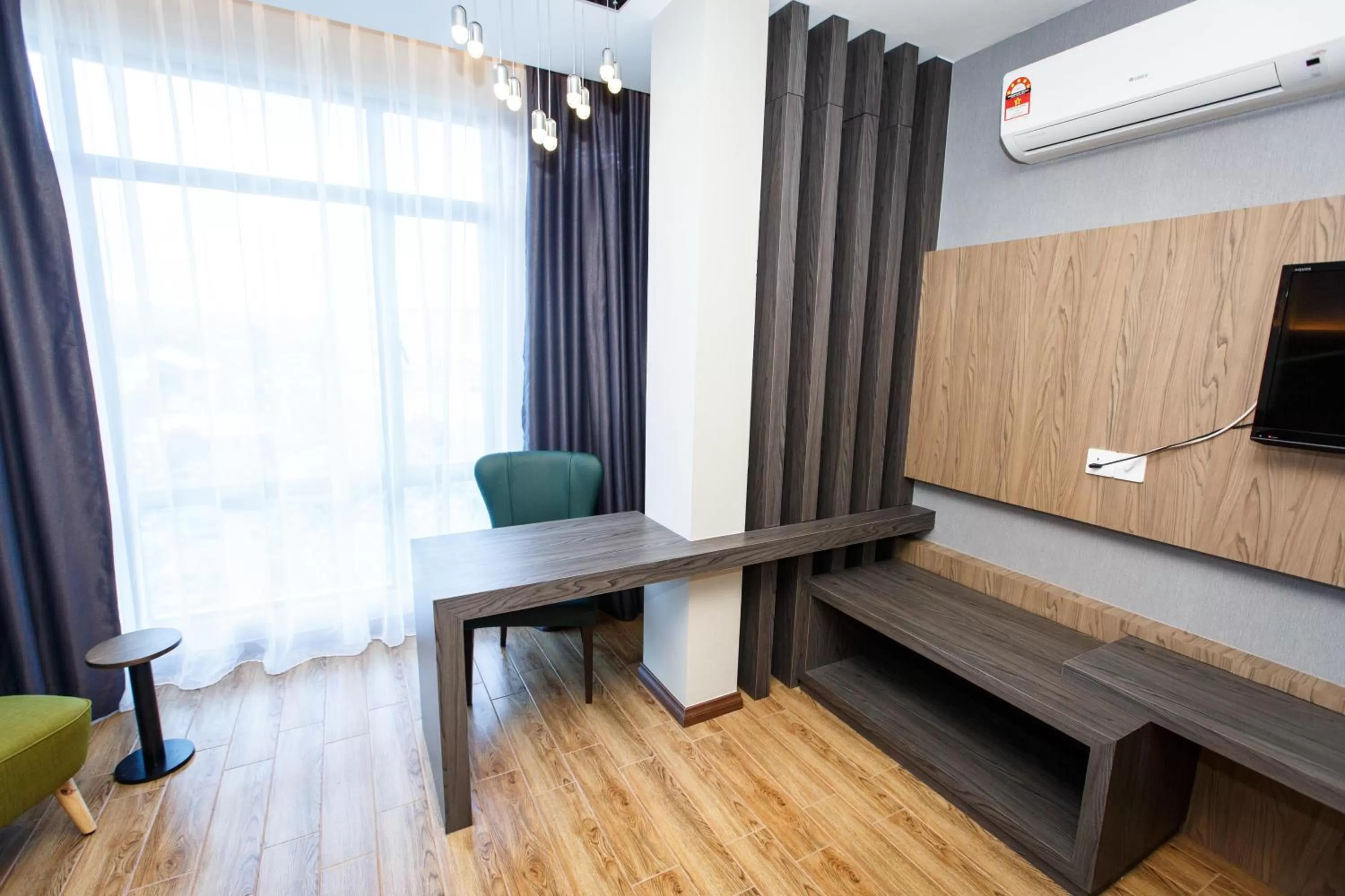 Living room in Lintas Platinum Hotel