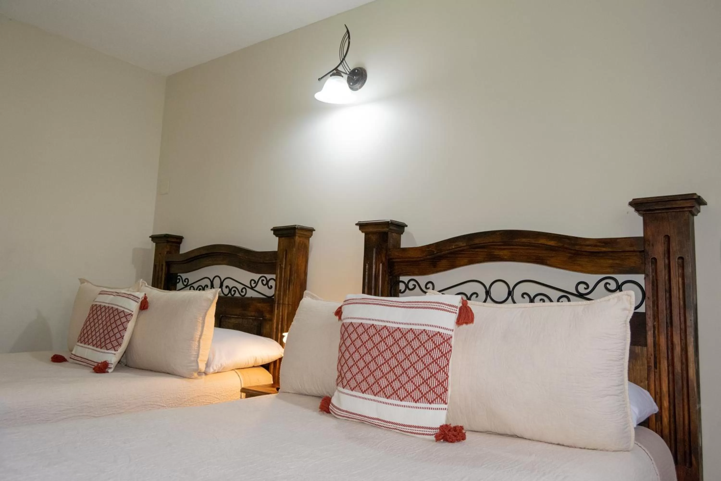 Bedroom, Bed in Hostal Donde Regina