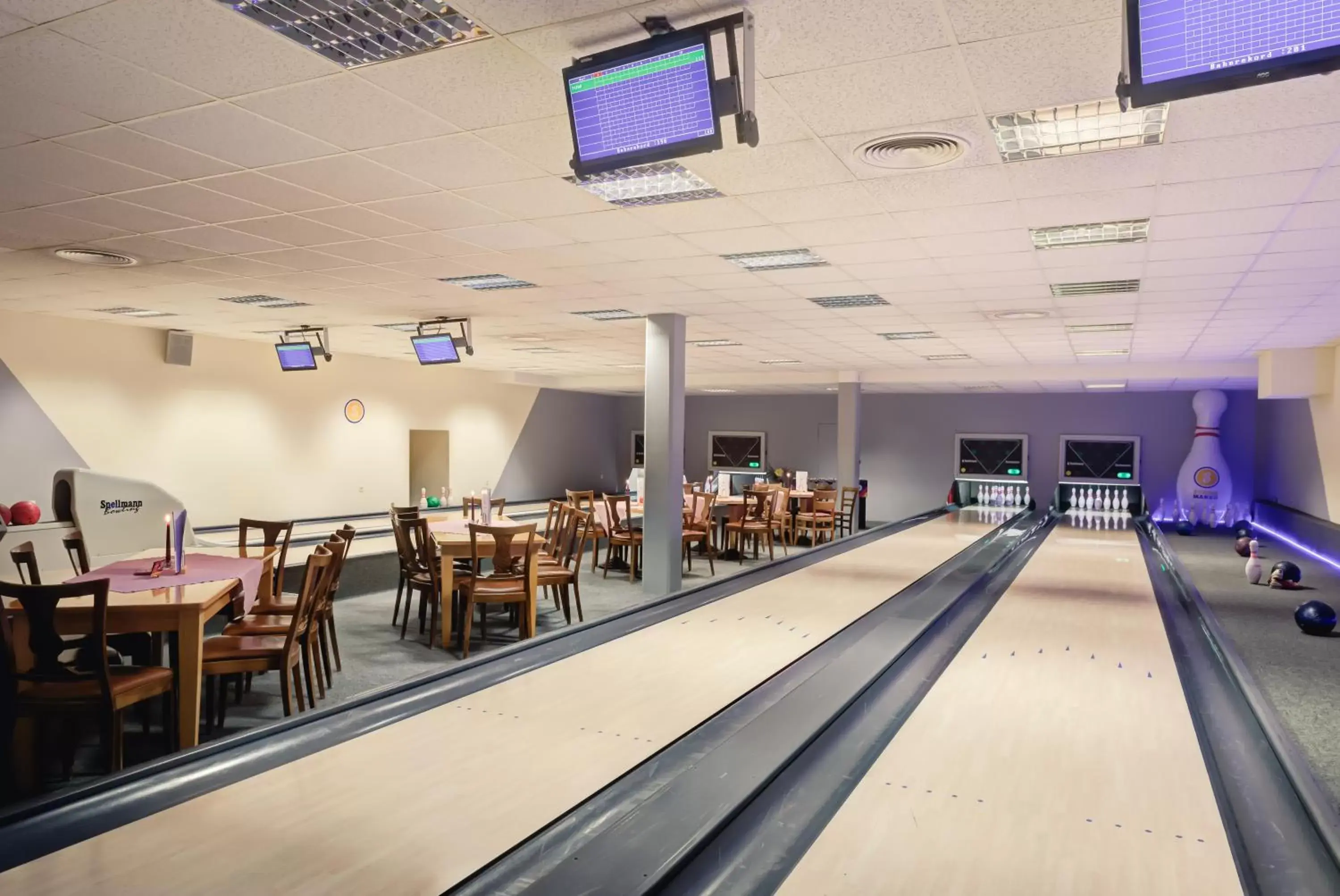 Bowling, Restaurant/Places to Eat in Hotelpark Stadtbrauerei Arnstadt