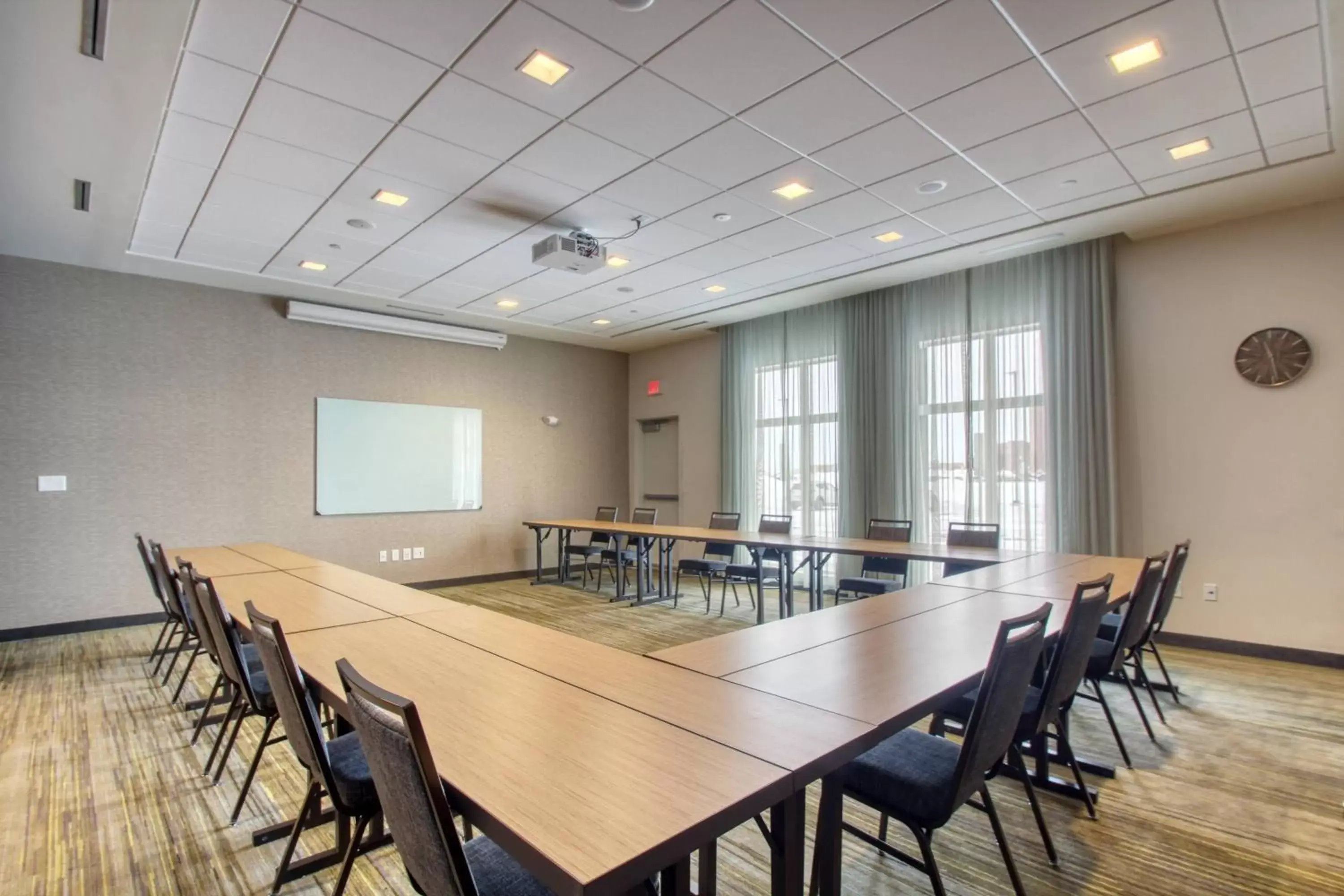 Meeting/conference room in Courtyard by Marriott Fargo