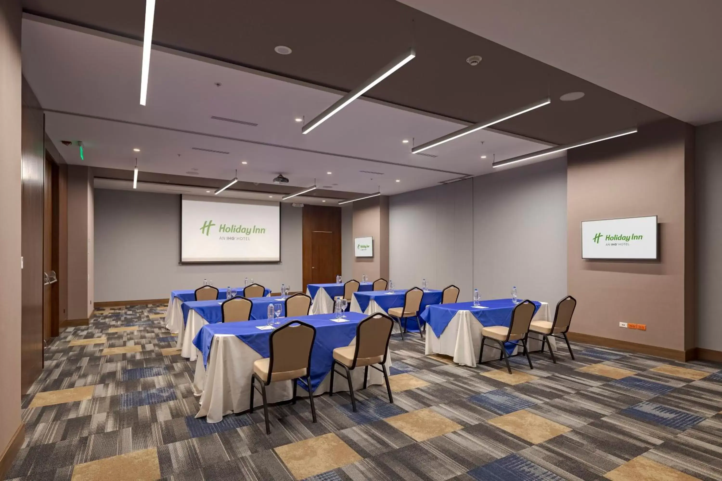 Meeting/conference room in Holiday Inn - Quito Airport, an IHG Hotel