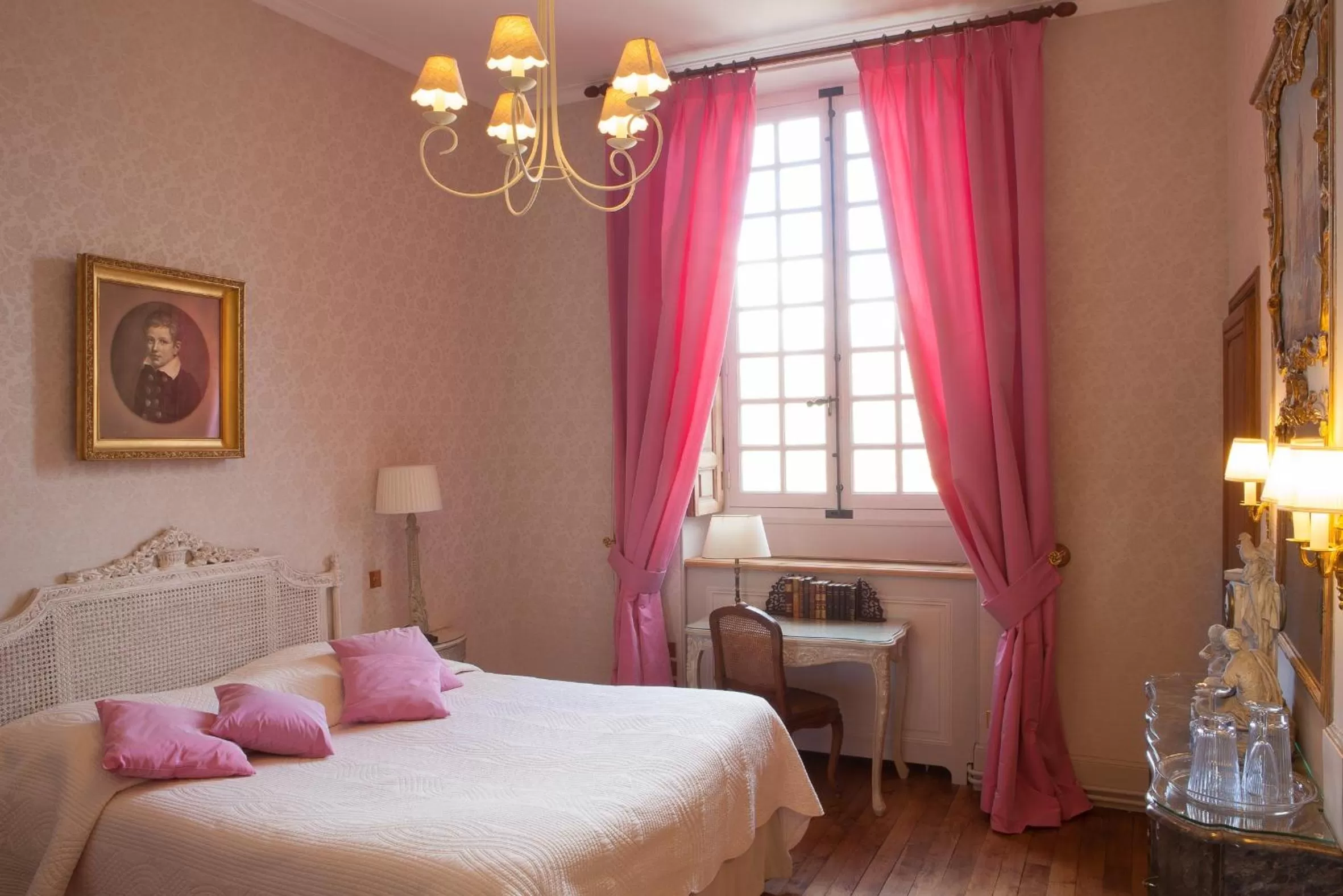 Day, Bed in Château-Hôtel de Bourron