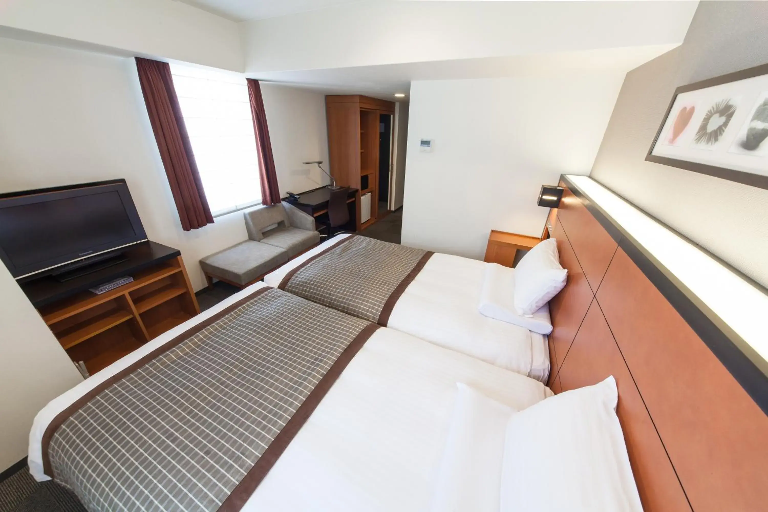 Photo of the whole room, Bed in HOTEL MYSTAYS Sakaisuji Honmachi