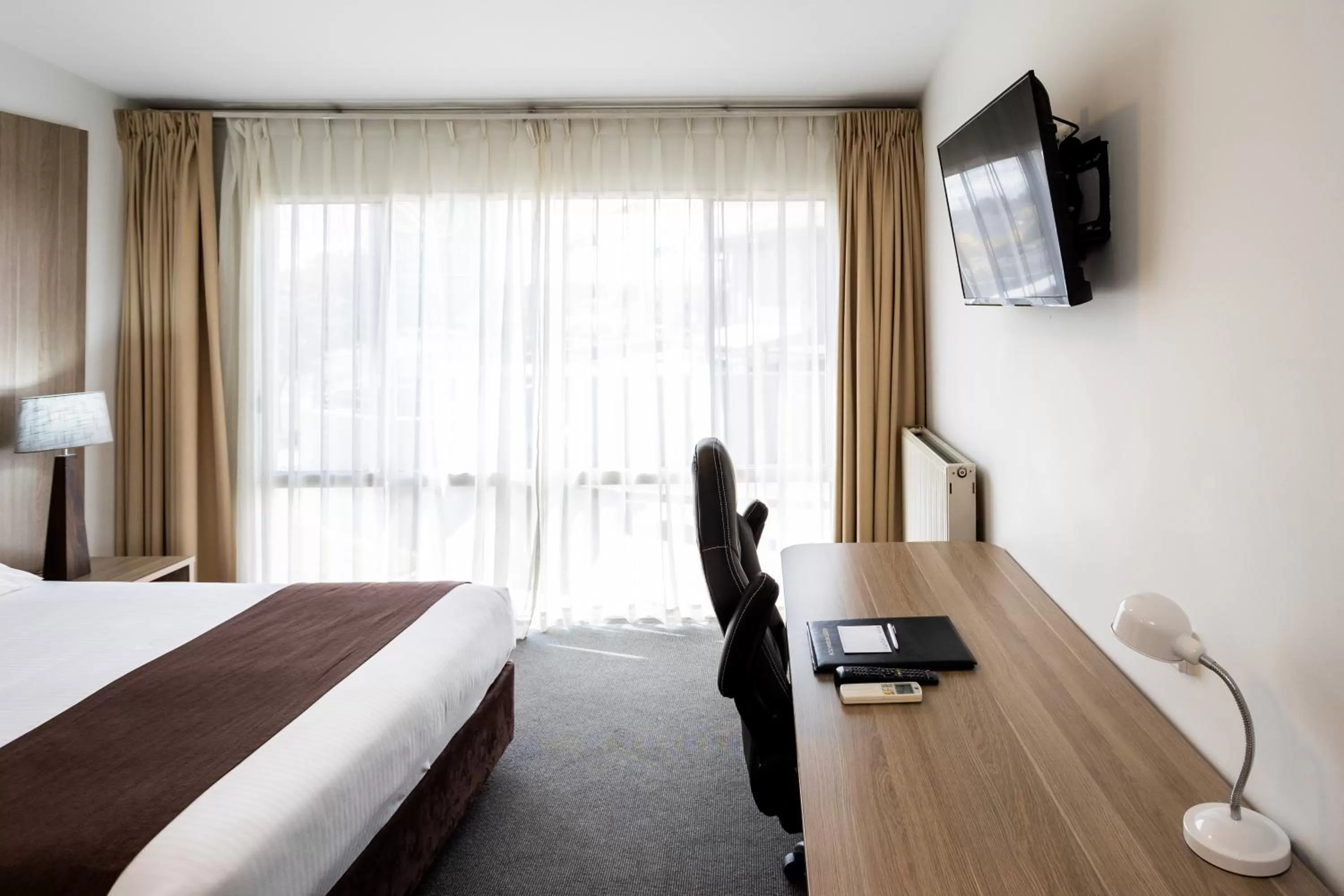 Seating area in Mantra Bathurst