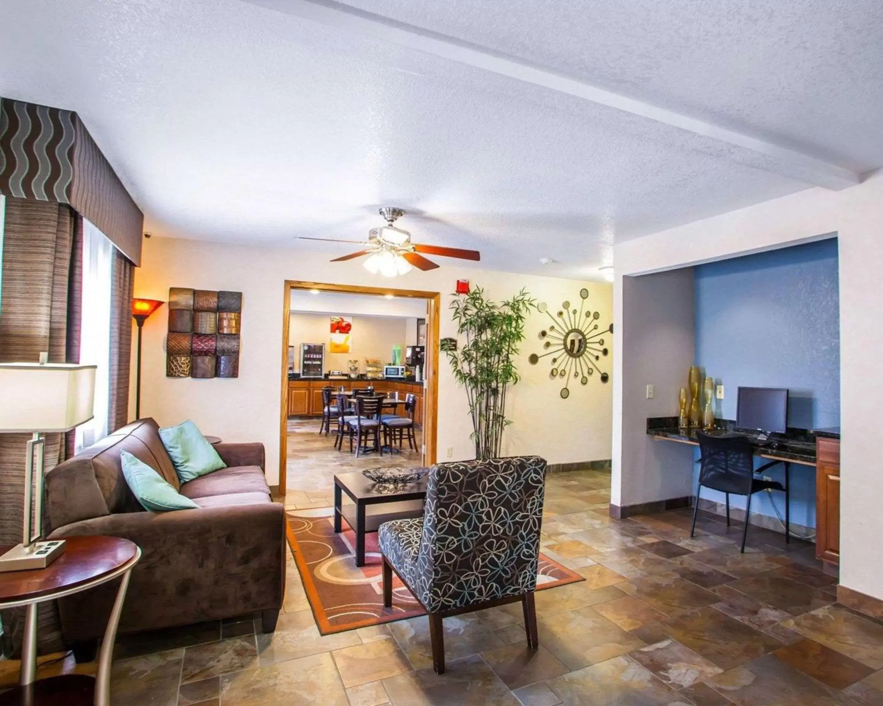 Lobby or reception, Seating Area in Quality Inn & Suites Ankeny-Des Moines