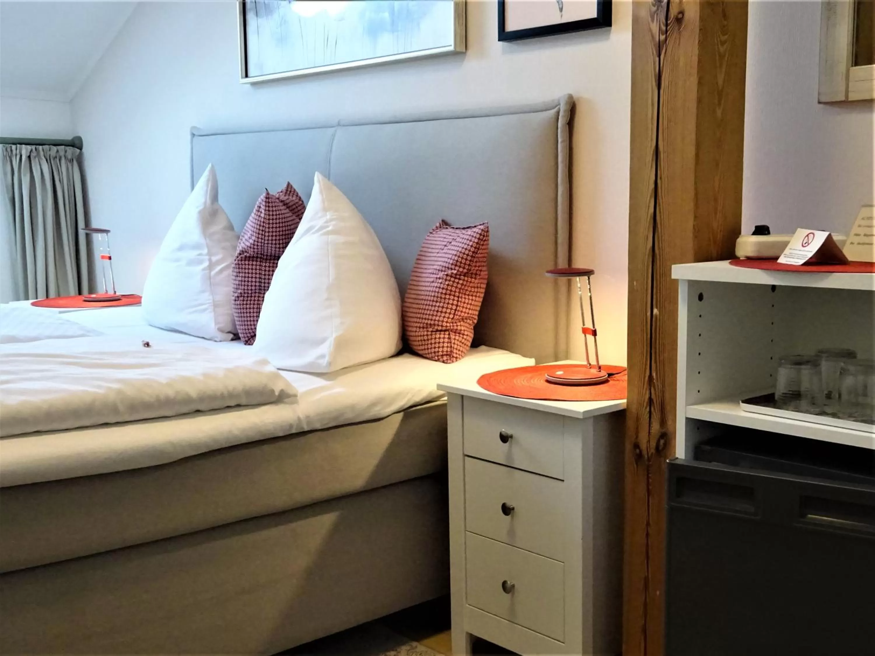 Bedroom, Bed in Hotel Pension Zur Fährbrücke