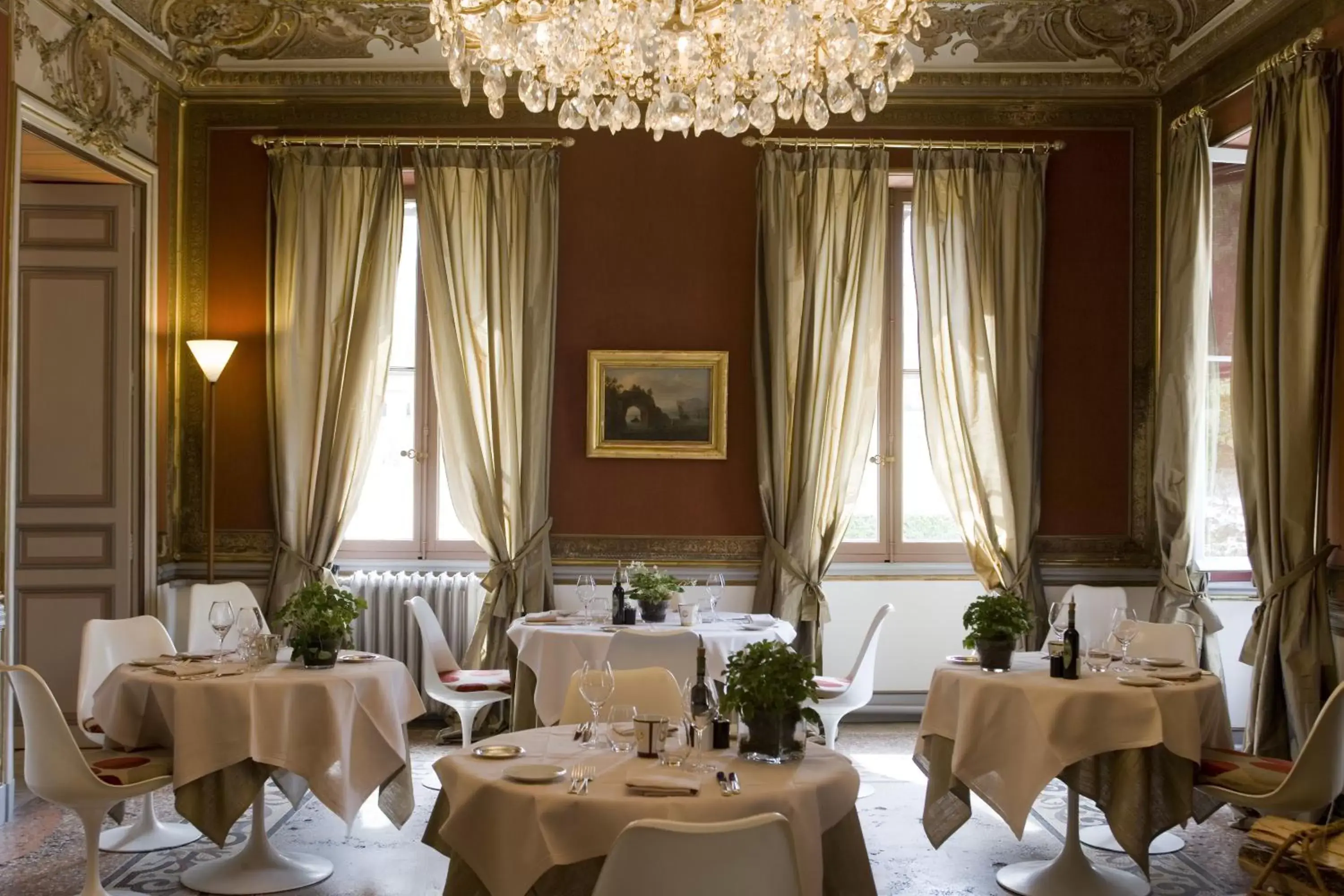 Restaurant/Places to Eat in Hotel Château Des Alpilles