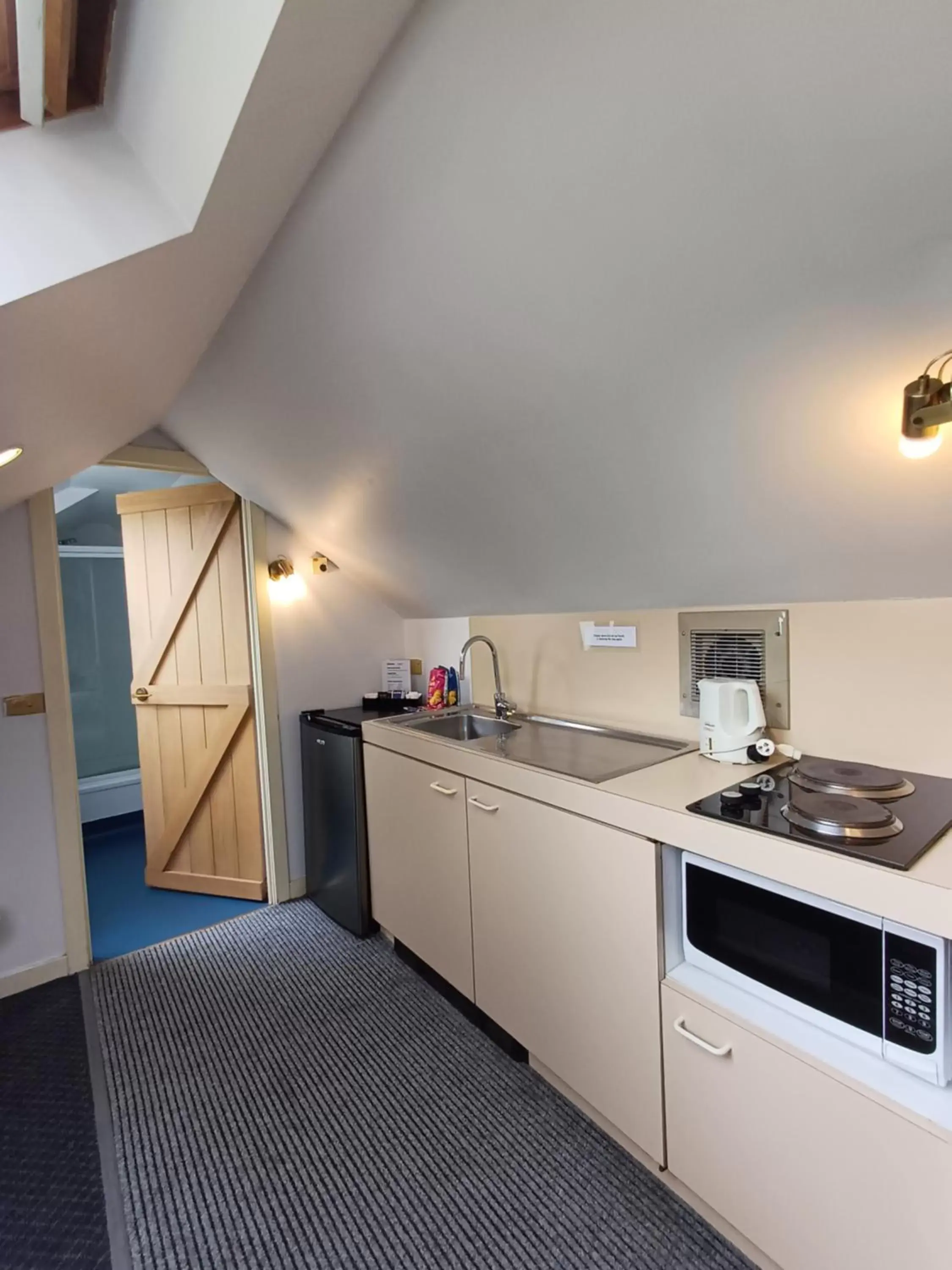 Kitchen or kitchenette, Kitchen/Kitchenette in Art Hotel on York