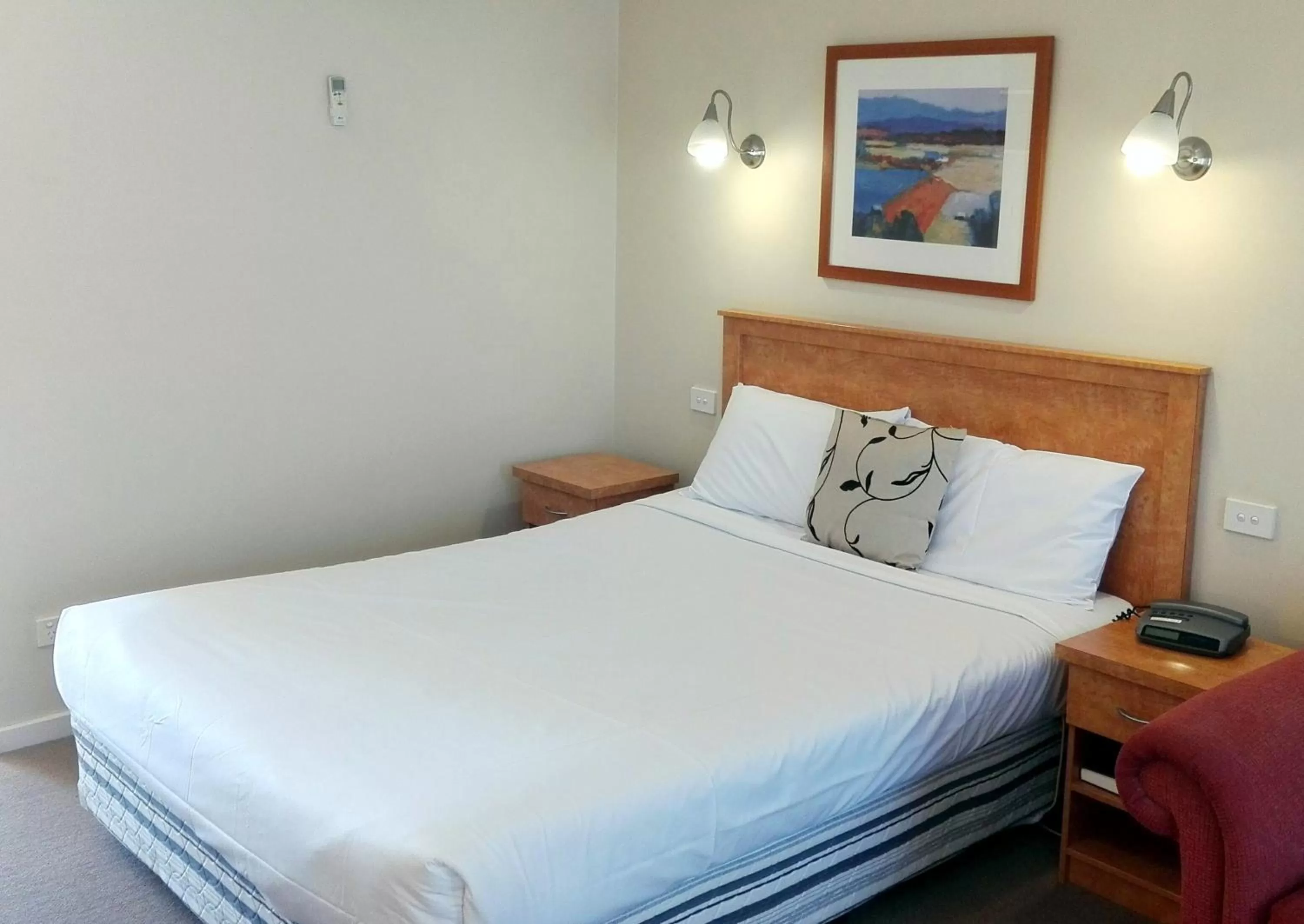 Bedroom, Bed in Glen Inn