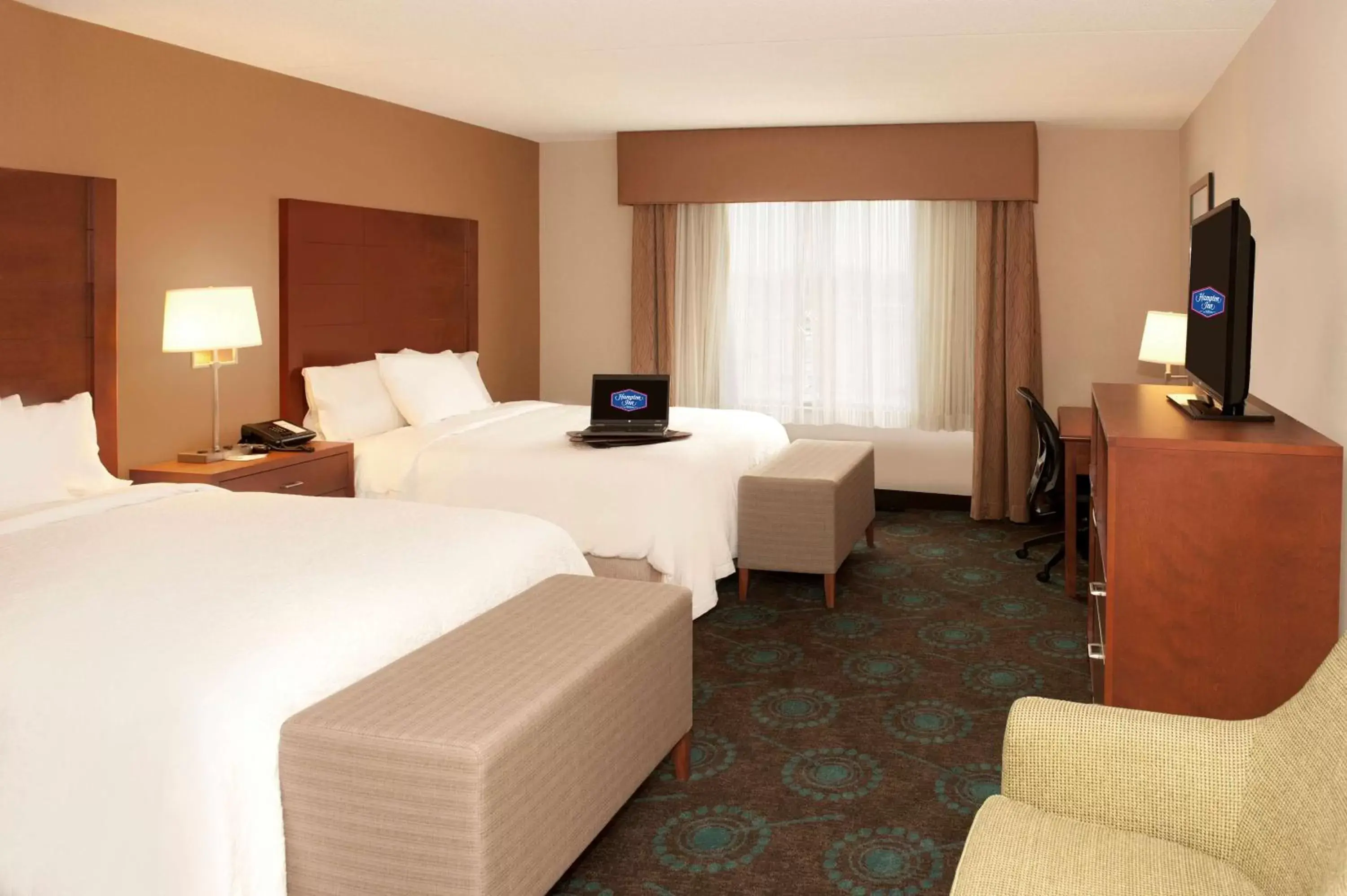 Bed in Hampton Inn by Hilton Brampton - Toronto