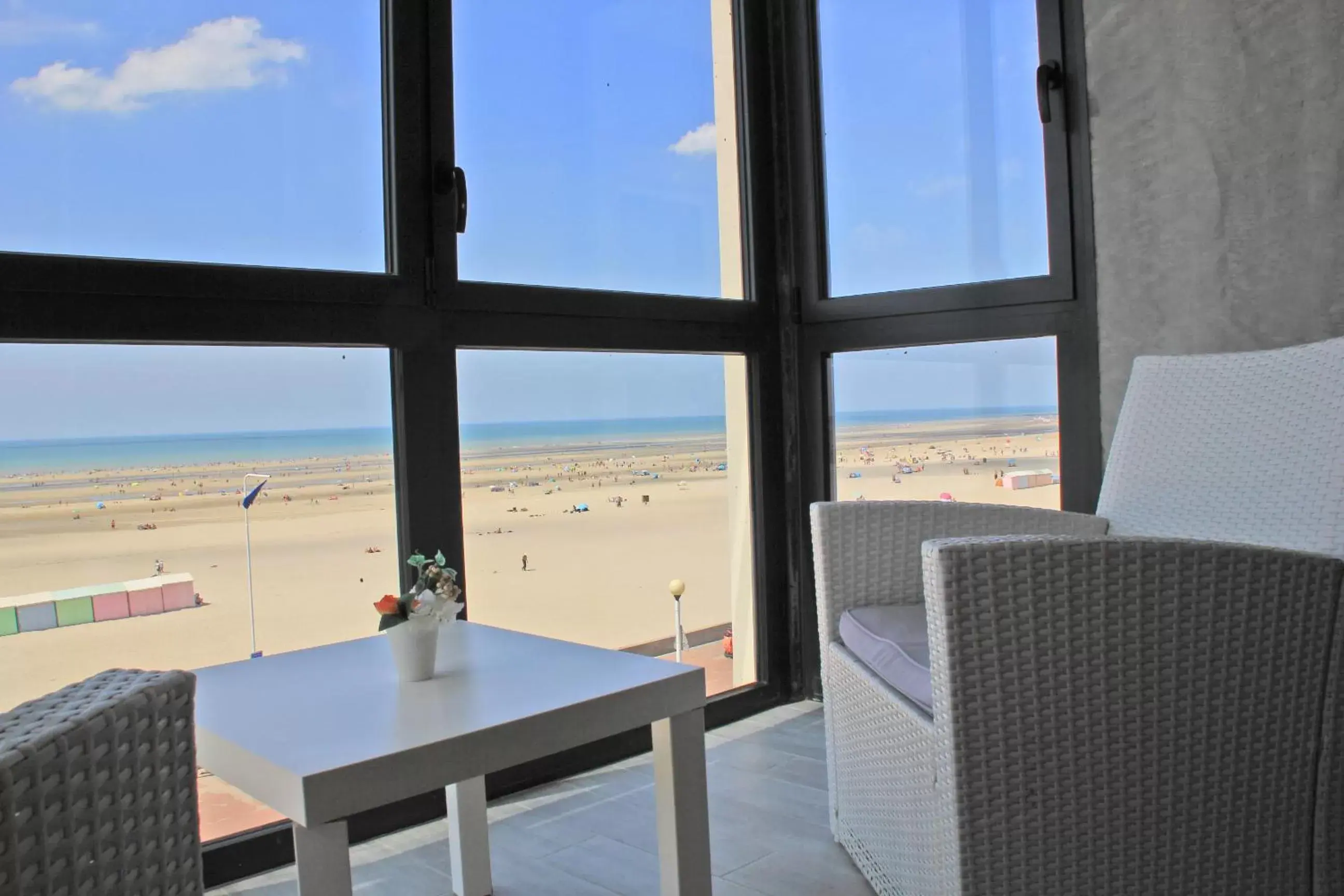 Patio in The Originals Boutique, Hôtel Neptune, Berck-sur-Mer (Inter-Hotel)