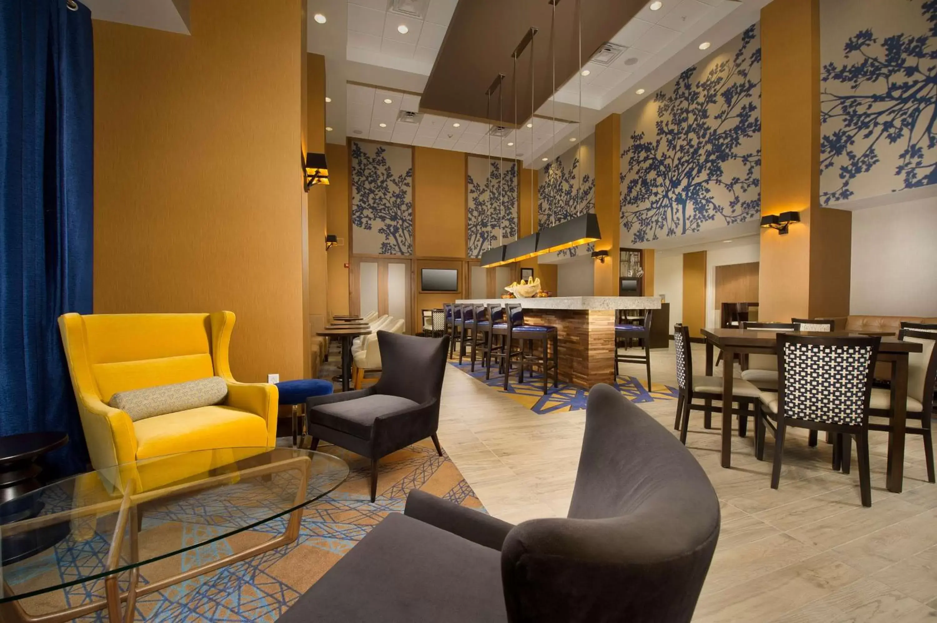 Lobby or reception, Lounge/Bar in Hampton Inn & Suites Baltimore/Woodlawn