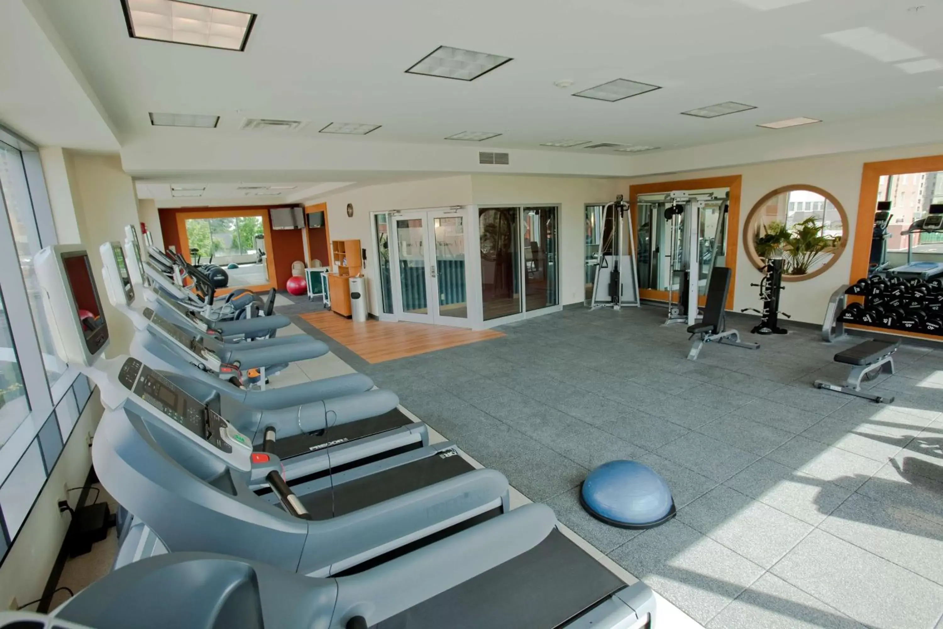 Fitness centre/facilities in Embassy Suites Buffalo Fitness centre/facilities in Embassy Suites Buffalo