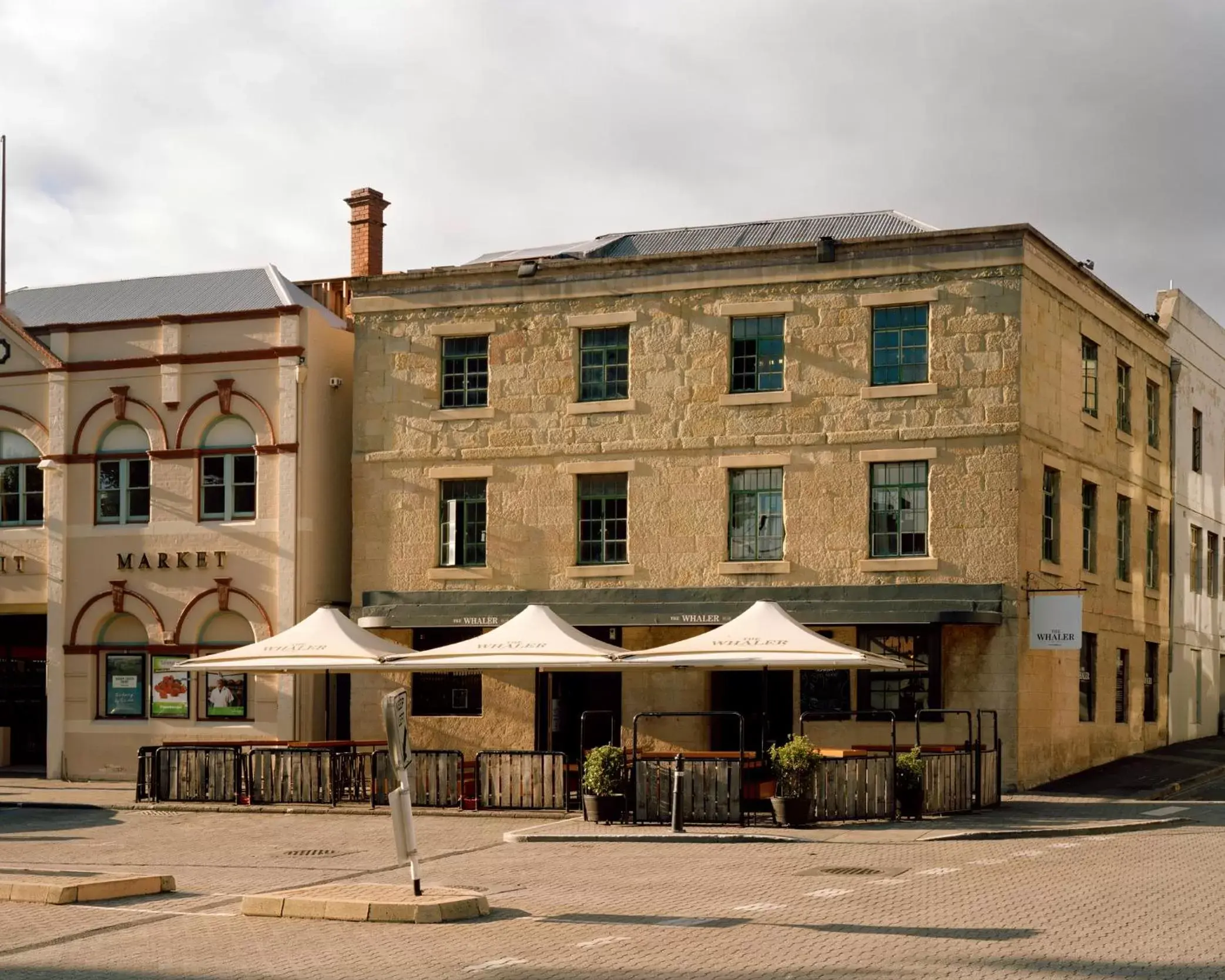 Property Building in Moss Hotel