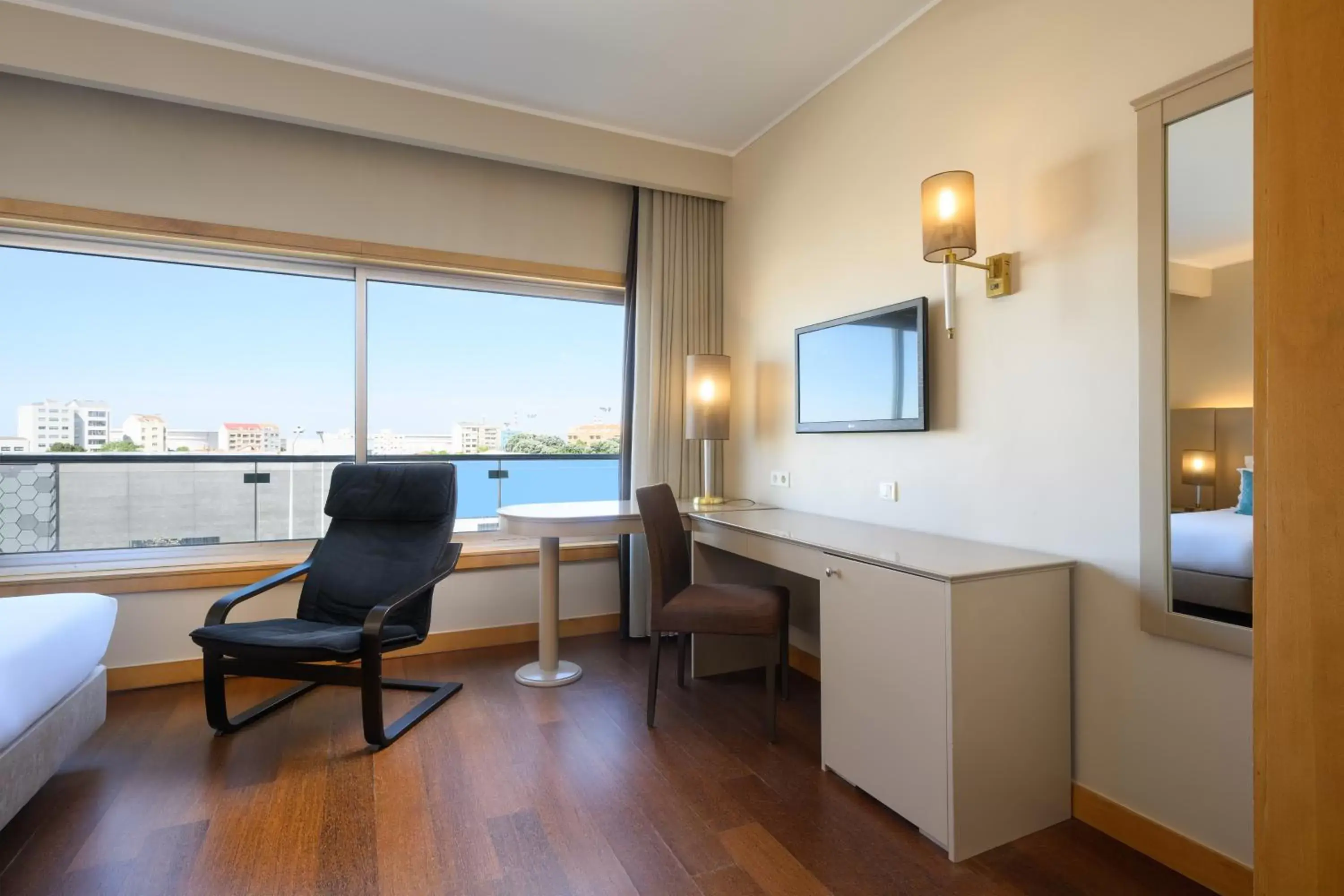 Bedroom in TRYP by Wyndham Porto Expo Hotel