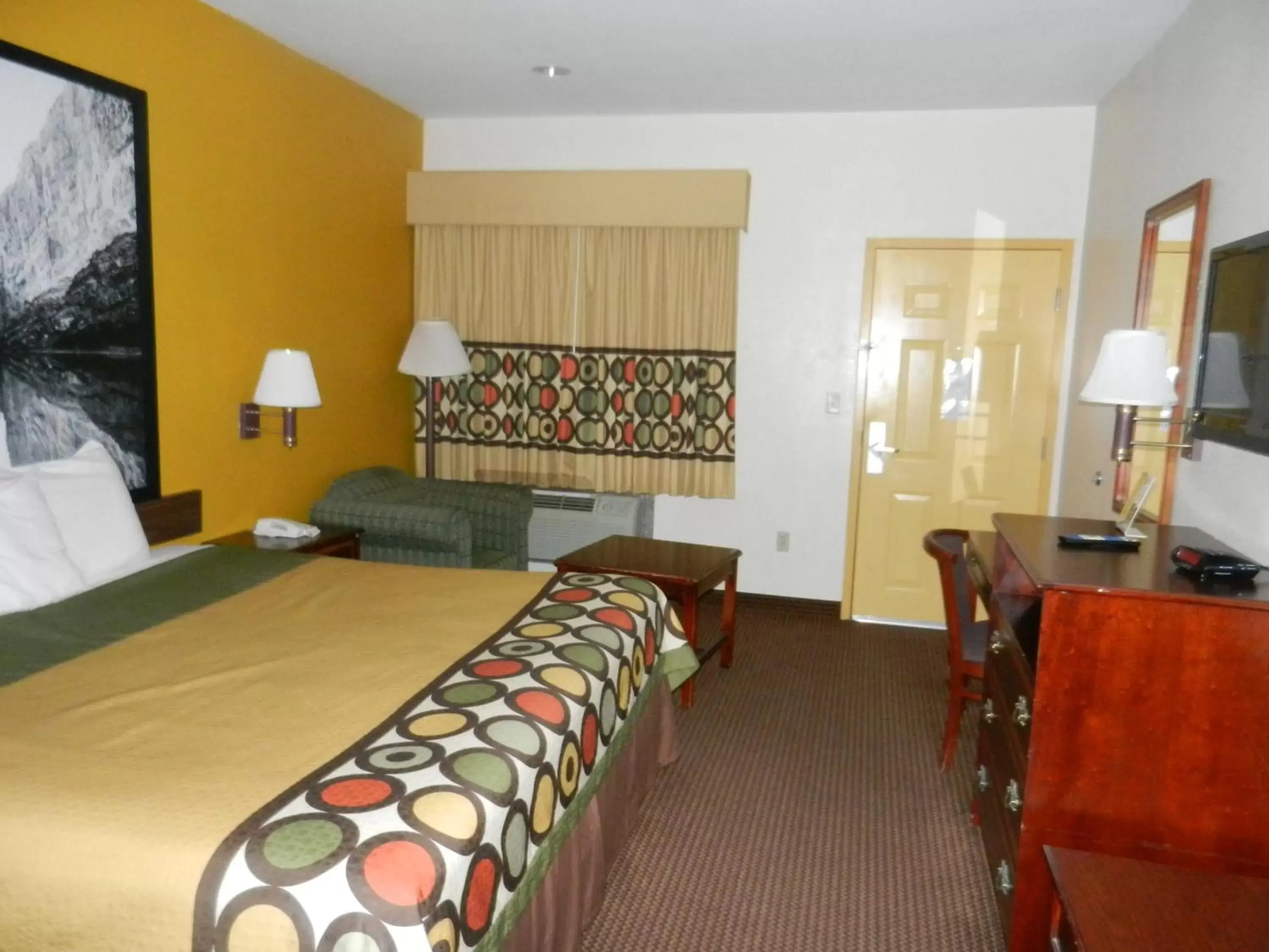 Bed in Super 8 by Wyndham Humble - Atascocita - FM 1960 I-69