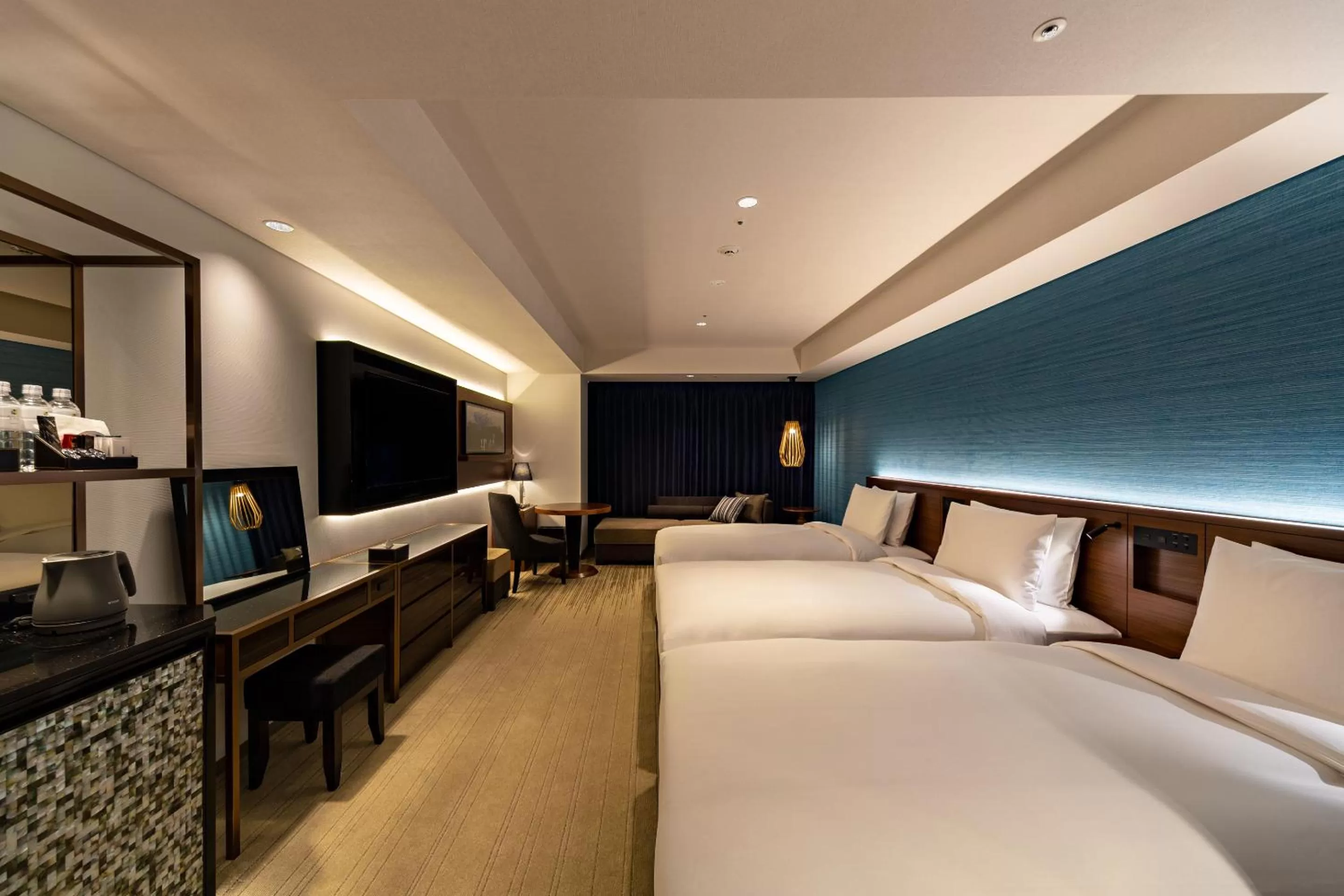 Photo of the whole room, Bed in Hyatt Regency Tokyo Bay