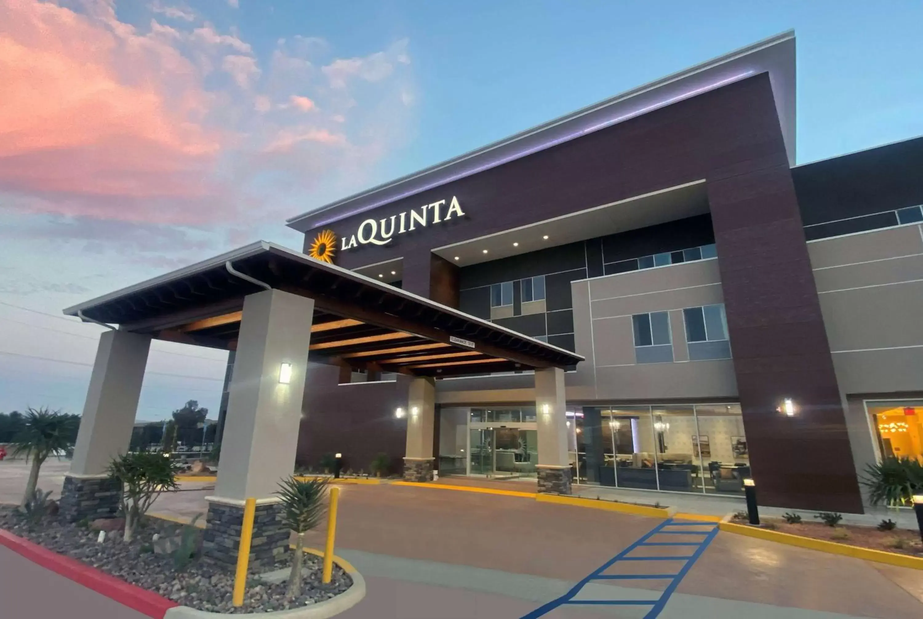 Property Building in La Quinta Inn & Suites by Wyndham Yucaipa
