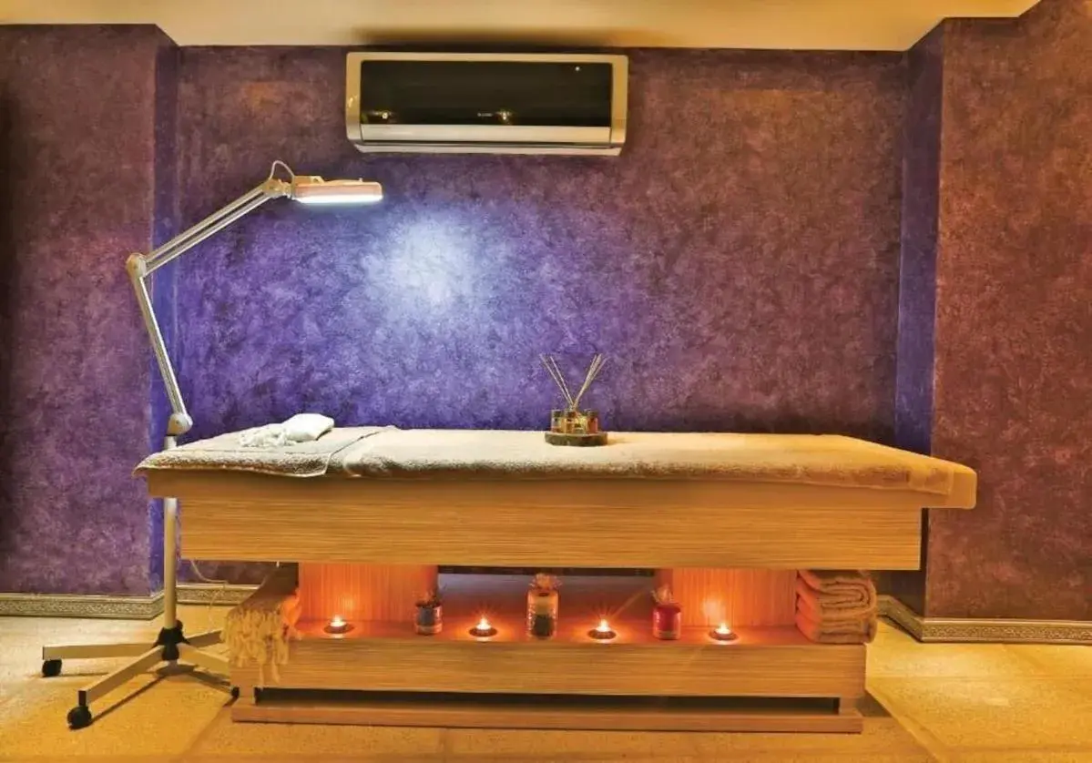 Massage, Bathroom in Hotel Emirhan Palace