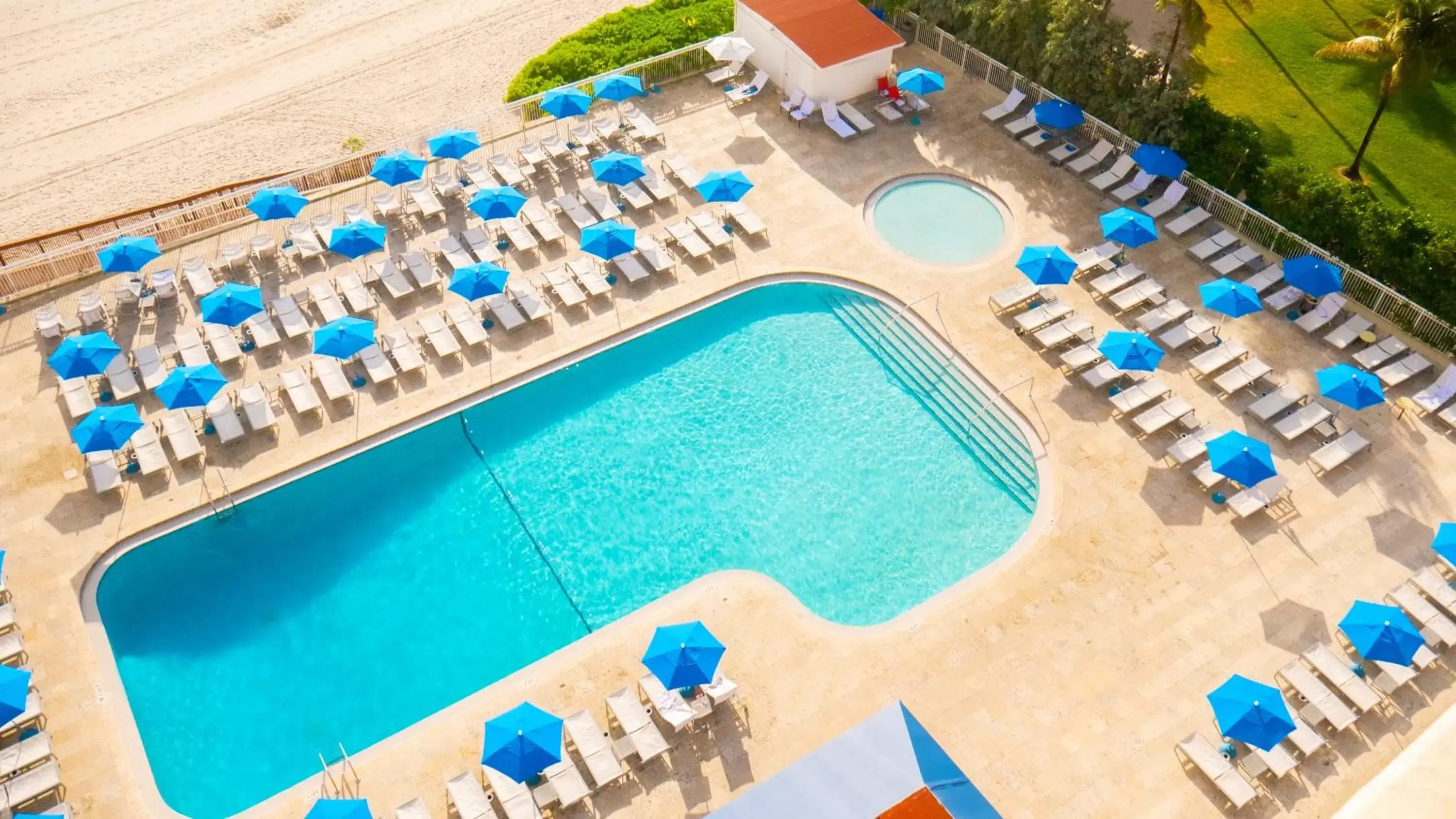 Property building, Pool View in Ramada Plaza by Wyndham Marco Polo Beach Resort